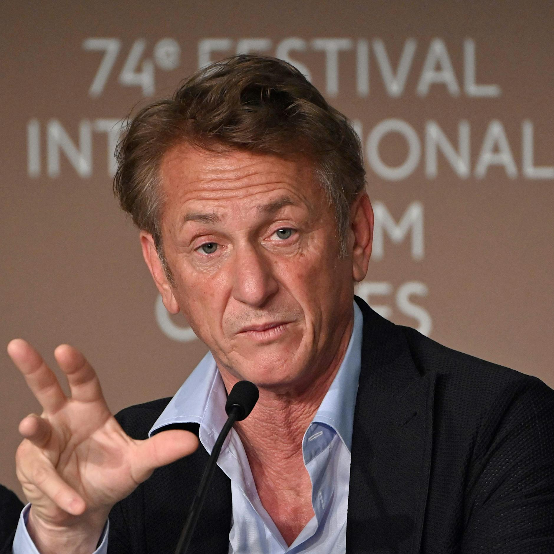 Sean Penn: Männer mit „Feiglings-Genen“ tragen Röcke statt die Hose anzuhaben