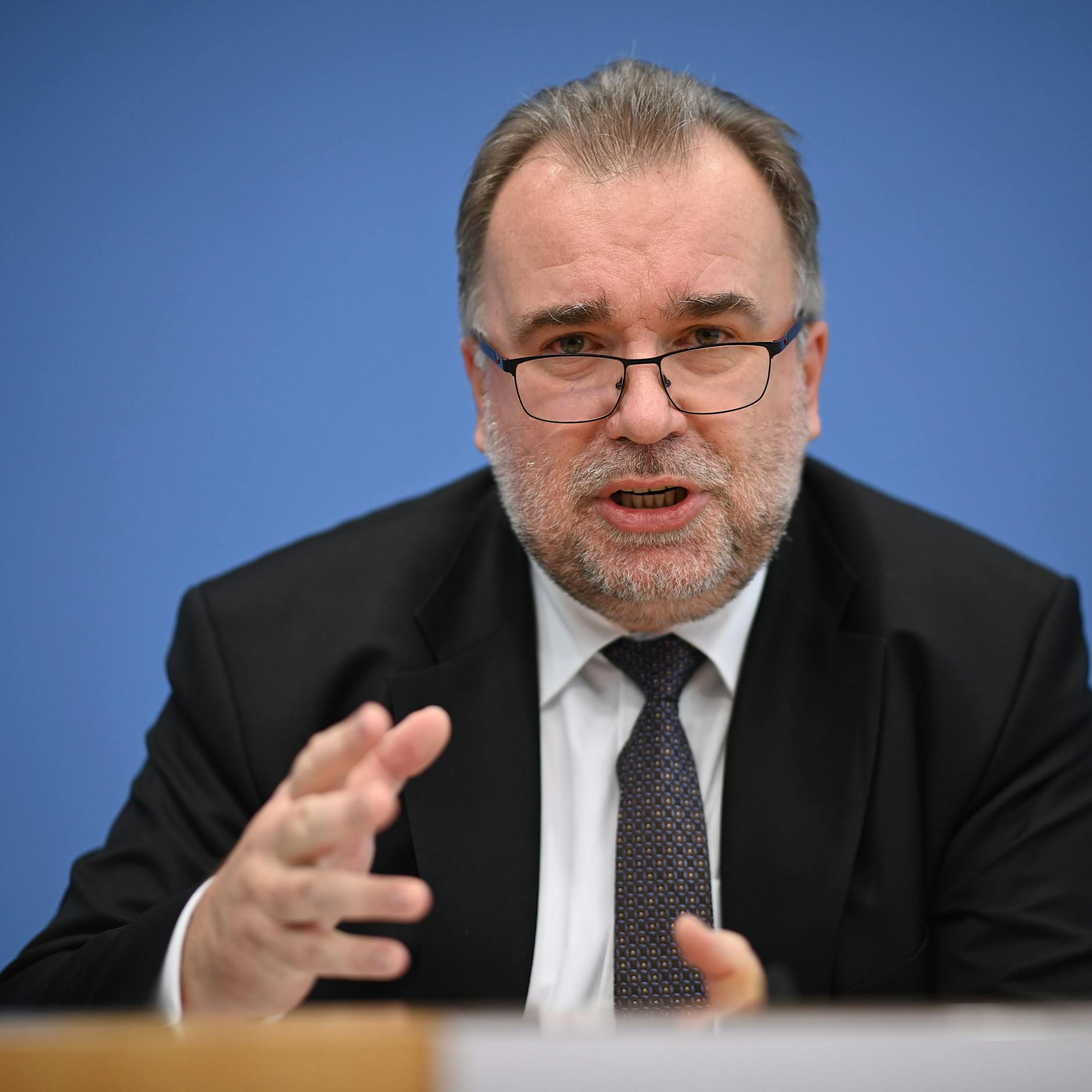 BDI-Hammer: Deutschlands Industrie-Präsident will uns alle länger schuften lassen!