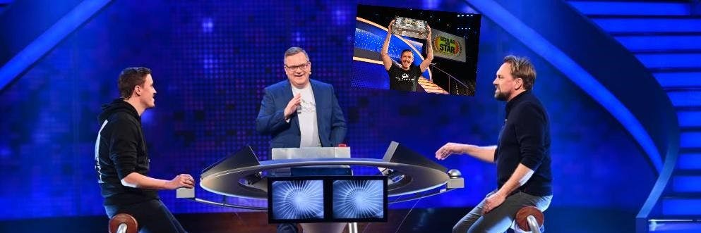 Union-Star Max Kruse (l.) blamierte sich bei gleich mehreren Fußball-Fragen, gewann am Ende aber das Duell gegen Moderator Steven Gätjen.