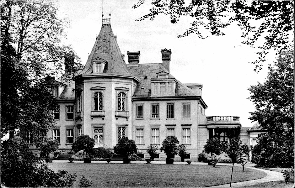 Schöneiche bei Berlin, Blick auf das Schloss mit Einfahrt 1915