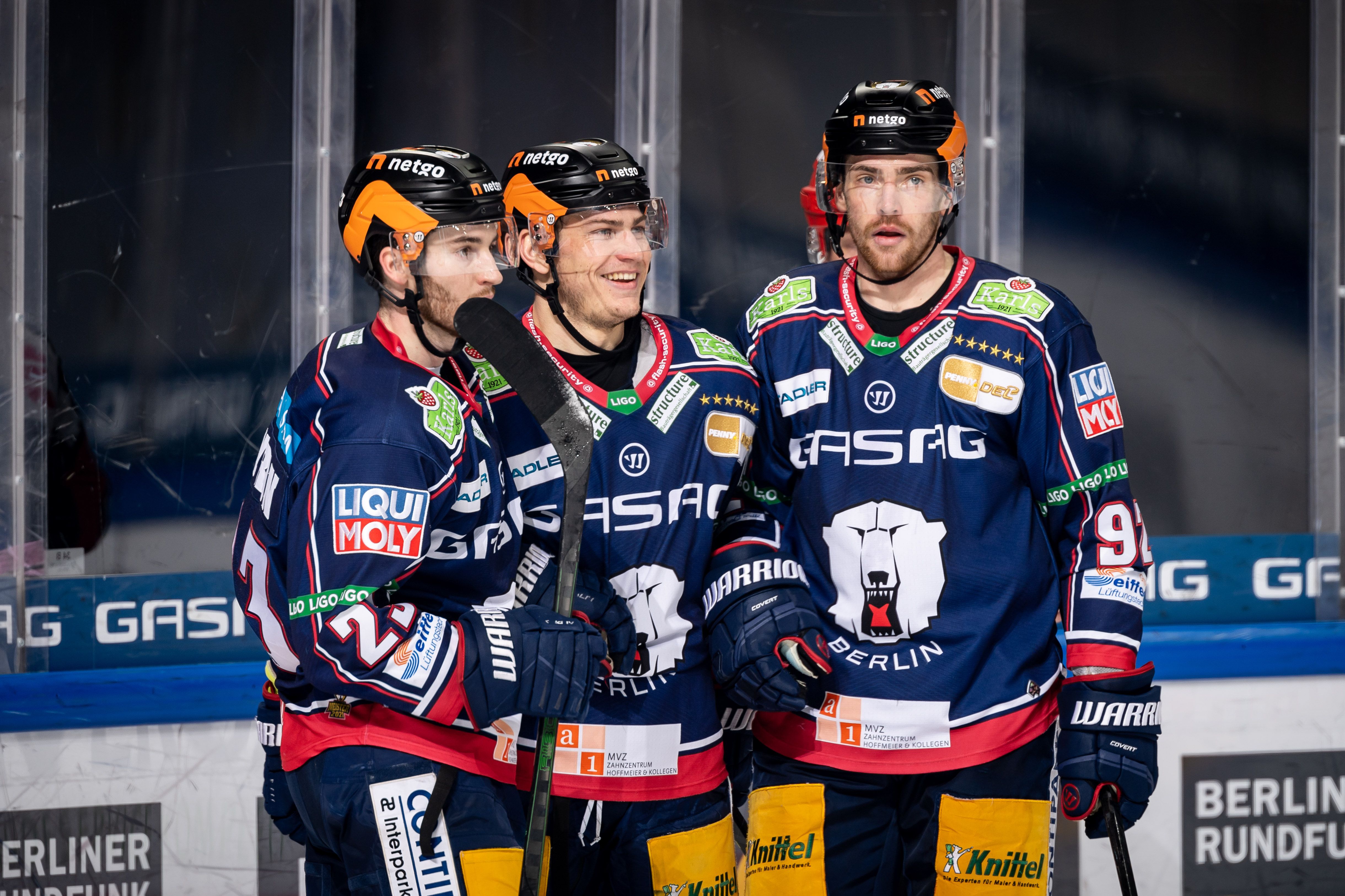 Image - Torwart Niederberger ist weg, 16 weitere Verträge laufen aus: Fliegen die Eisbären jetzt auseinander?