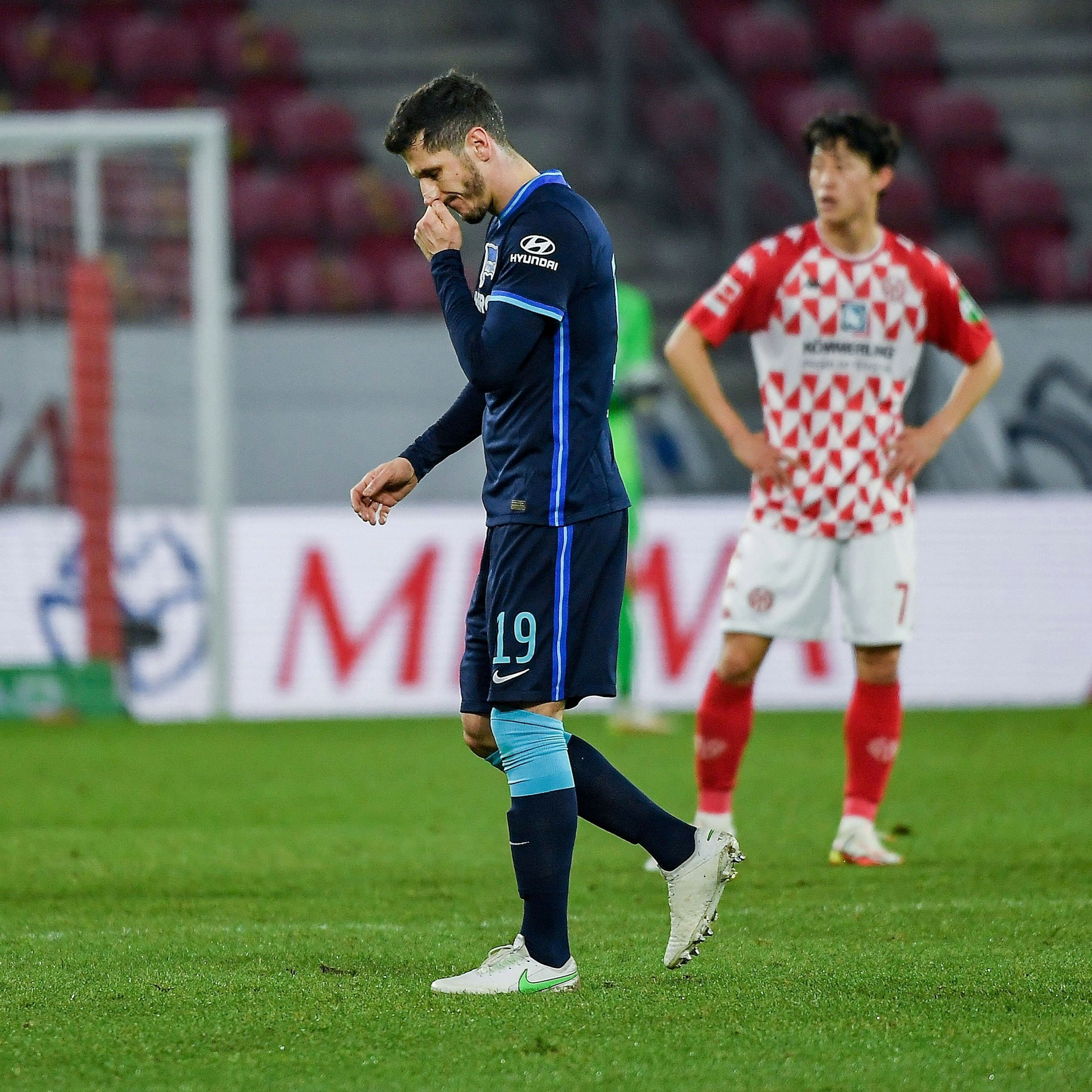 Jovetic musste in Mainz nach 32 Minuten ausgewechselt werden – Wadenverletzung. Danach brachen die Blau-Weißen zusammen und verloren 0:4.