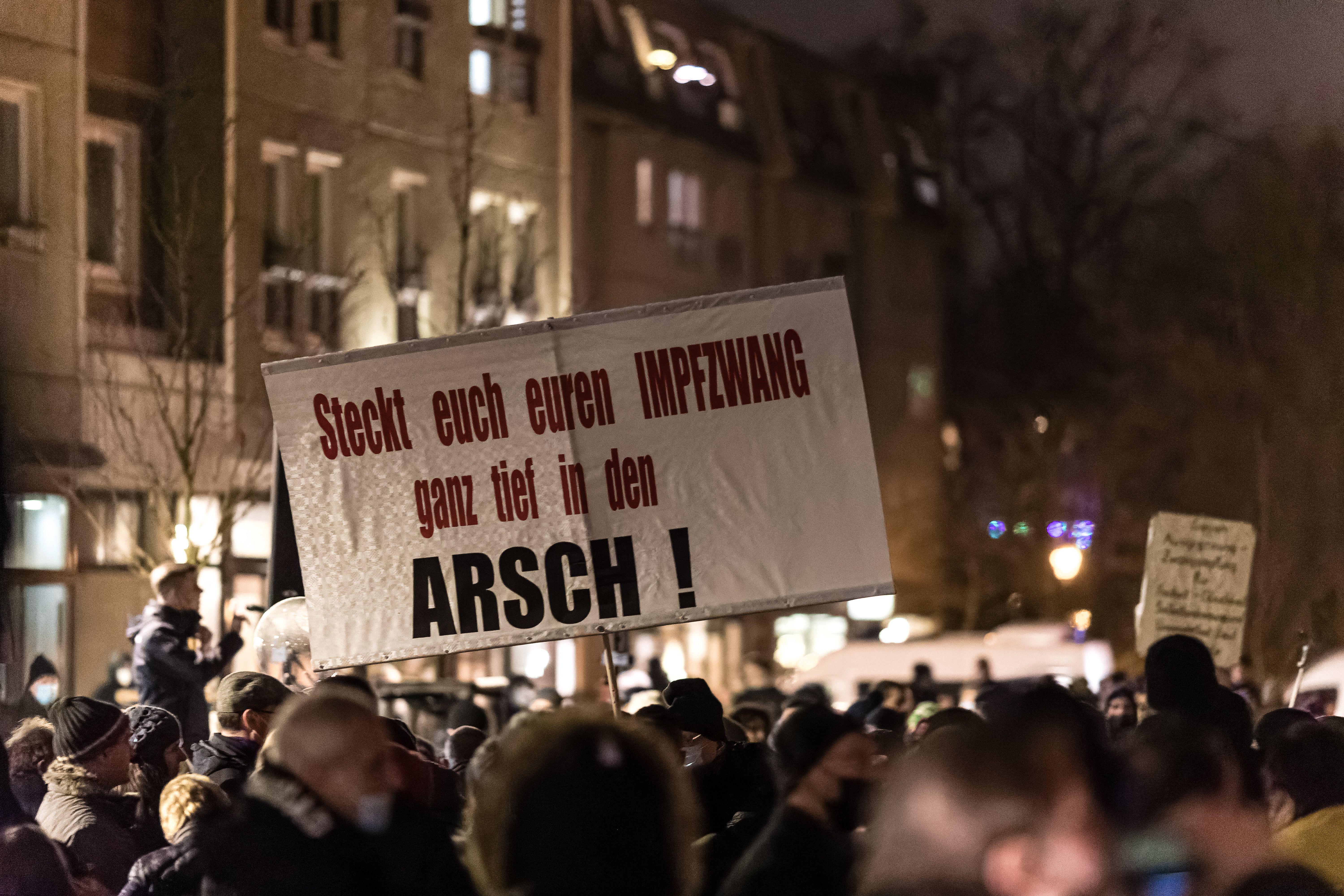 Wann hört das Corona-Gemaule endlich auf? Bei welchen „Spaziergängen“ es heute Abend knallen könnte und wo sogar der Bürgermeister mitmischt