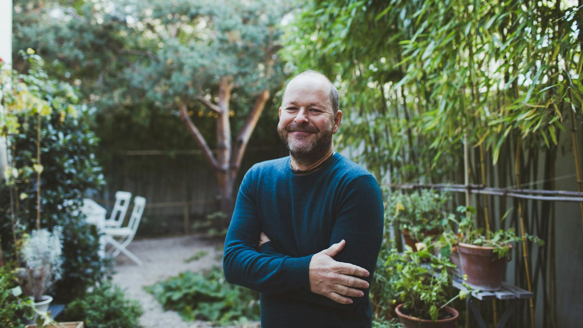 Galerist Juerg Judin hat die alte Tankstelle vor einigen Jahren gekauft und darin gewohnt.