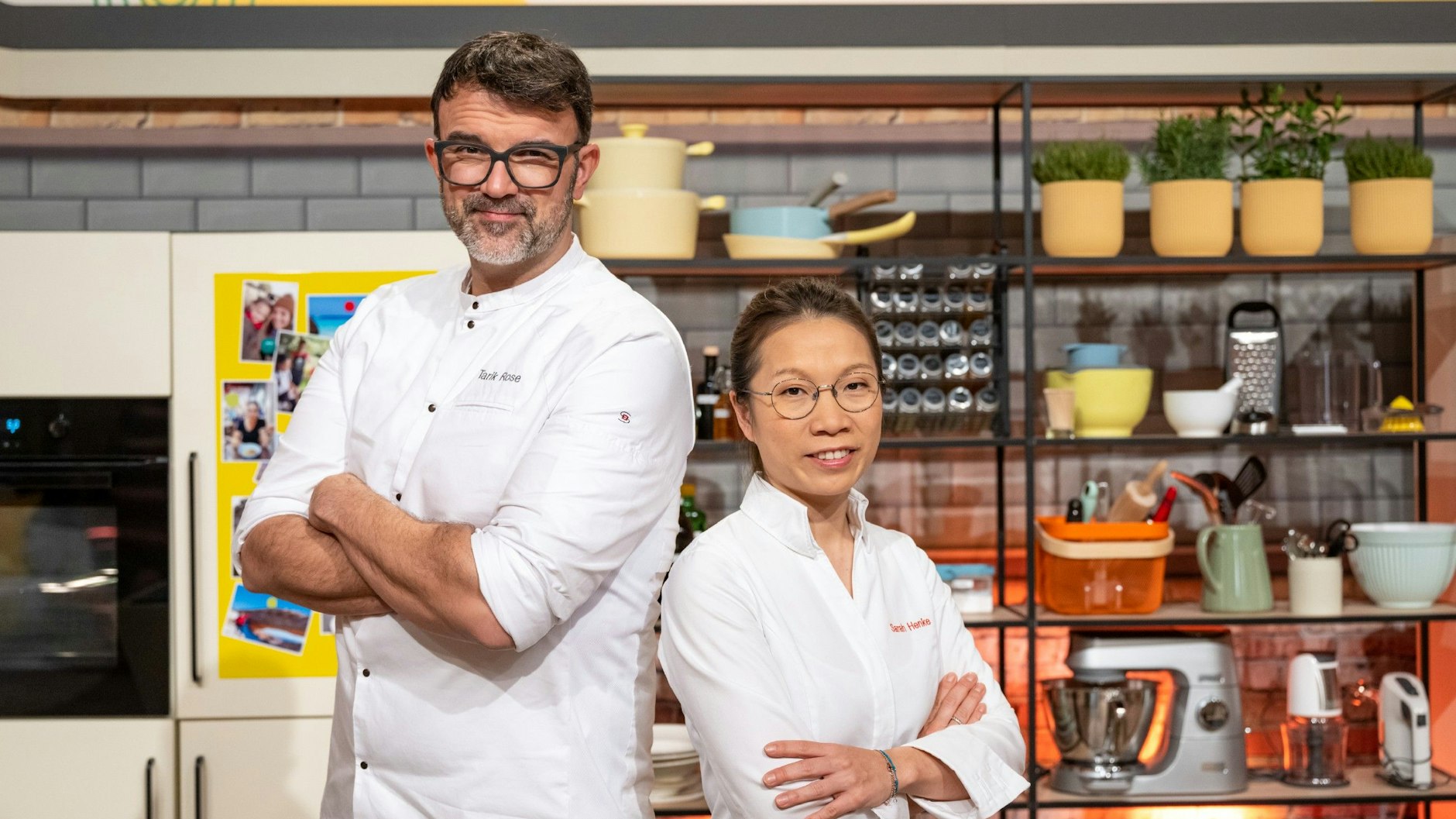Tarik Rose und Sarah Henke werden die neue Kochshow moderieren.