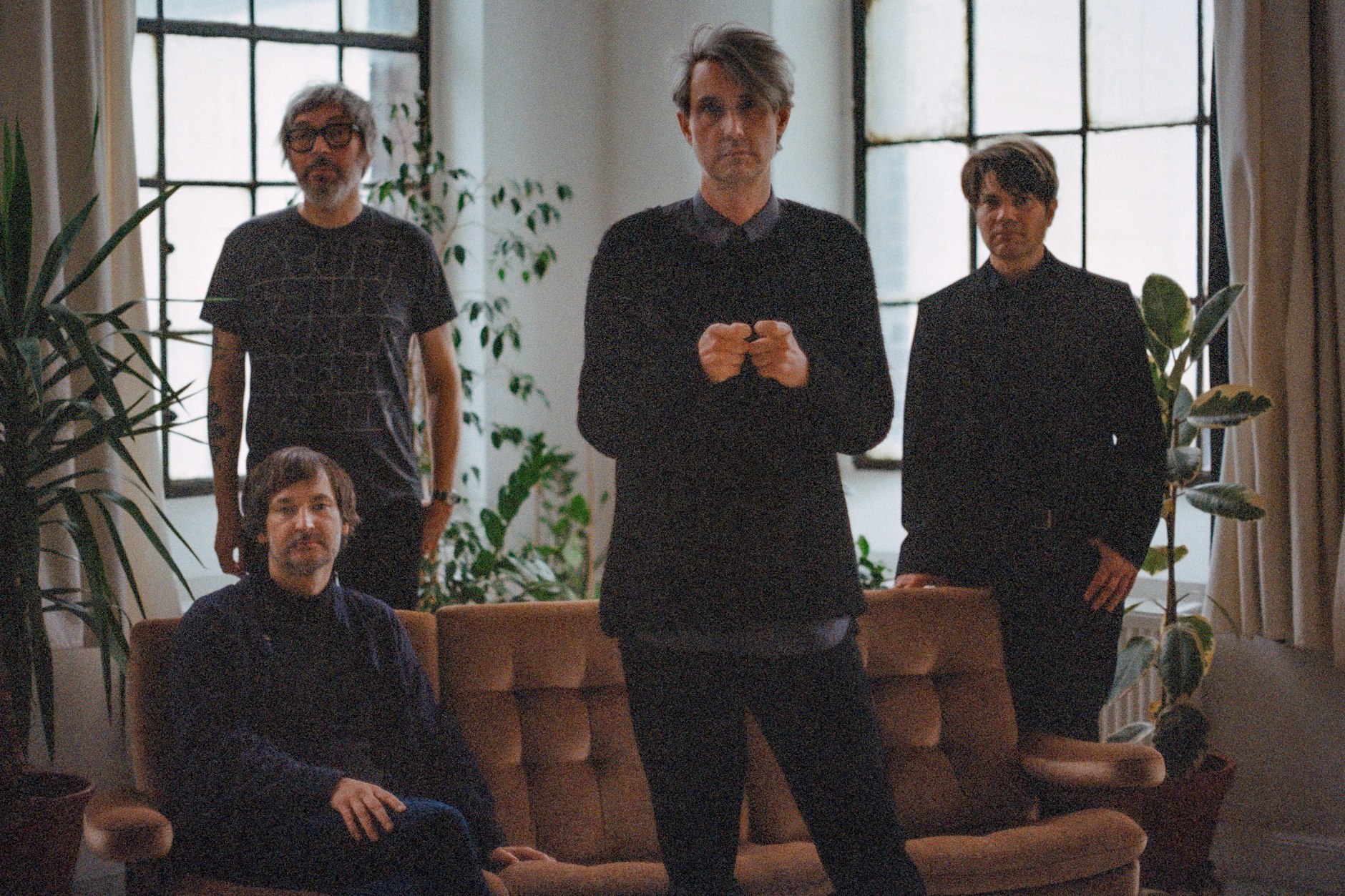 Jan Müller (hinten r.), Rick McPhail (hinten l.) Arne Zank (vorne l.) und Dirk von Lotzow (vorn r.) sind Tocotronic.