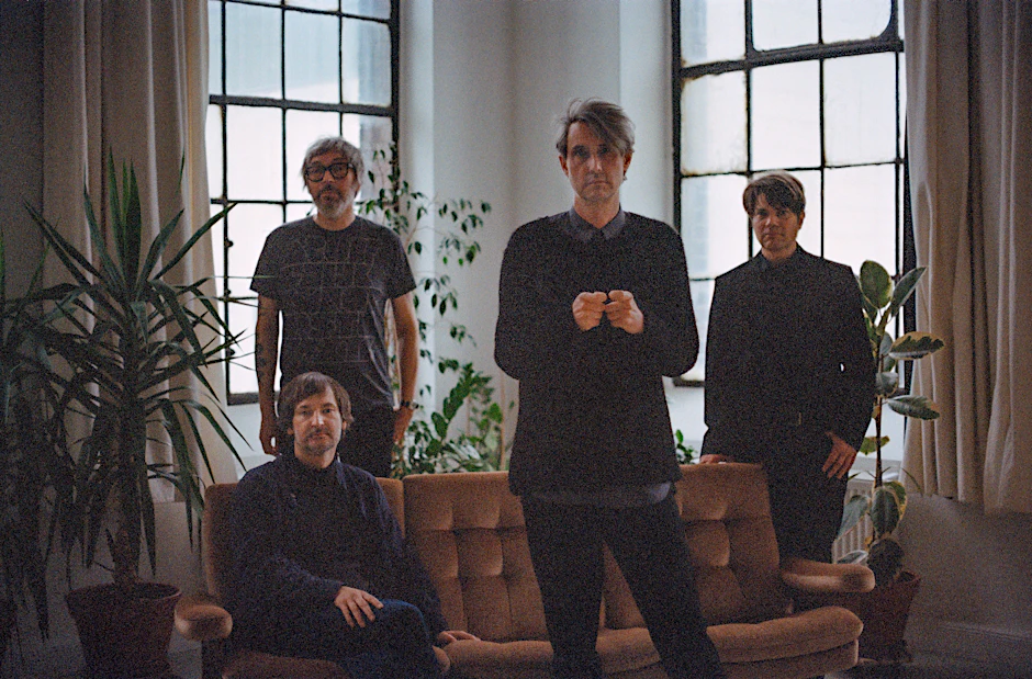 Jan Müller (hinten r.), Rick McPhail (hinten l.) Arne Zank (vorne l.) und Dirk von Lotzow (vorn r.) sind Tocotronic.