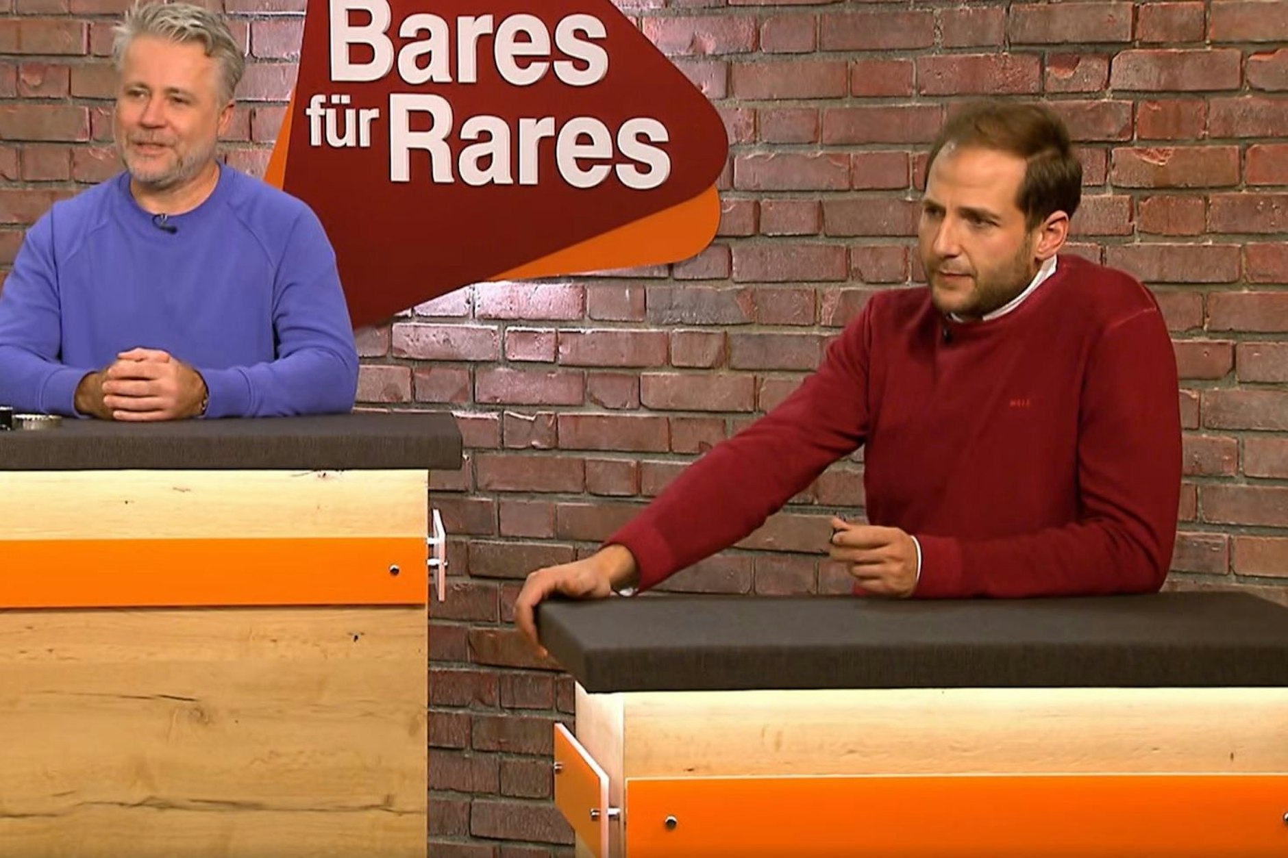 Ist häufig an Bietergefechten bei „Bares für Rares“ beteiligt: Julian Schmitz-Avila (r.).
