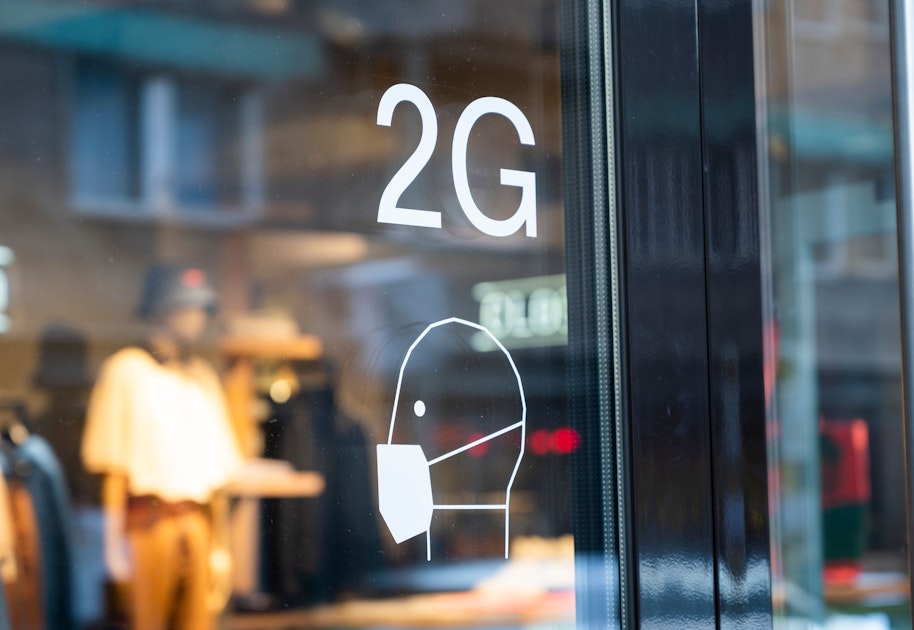 Ungeimpfte müssen draußen bleiben: In Berlin soll beim Einkaufen auch weiter die 2G-Regel gelten Ungeimpfte müssen draußen bleiben: In Berlin soll beim Einkaufen auch weiter die 2G-Regel gelten