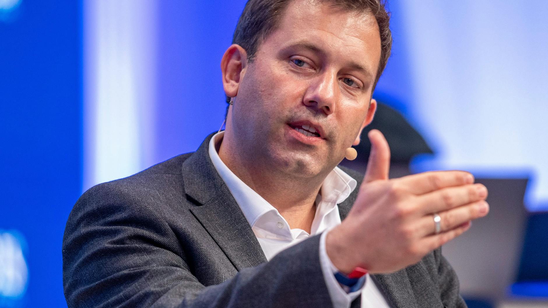 SPD-Chef Lars Klingbeil: „Wir haben die sicherheitspolitische Debatte in Deutschland so geführt, wie wir die Welt gerne gehabt hätten.“