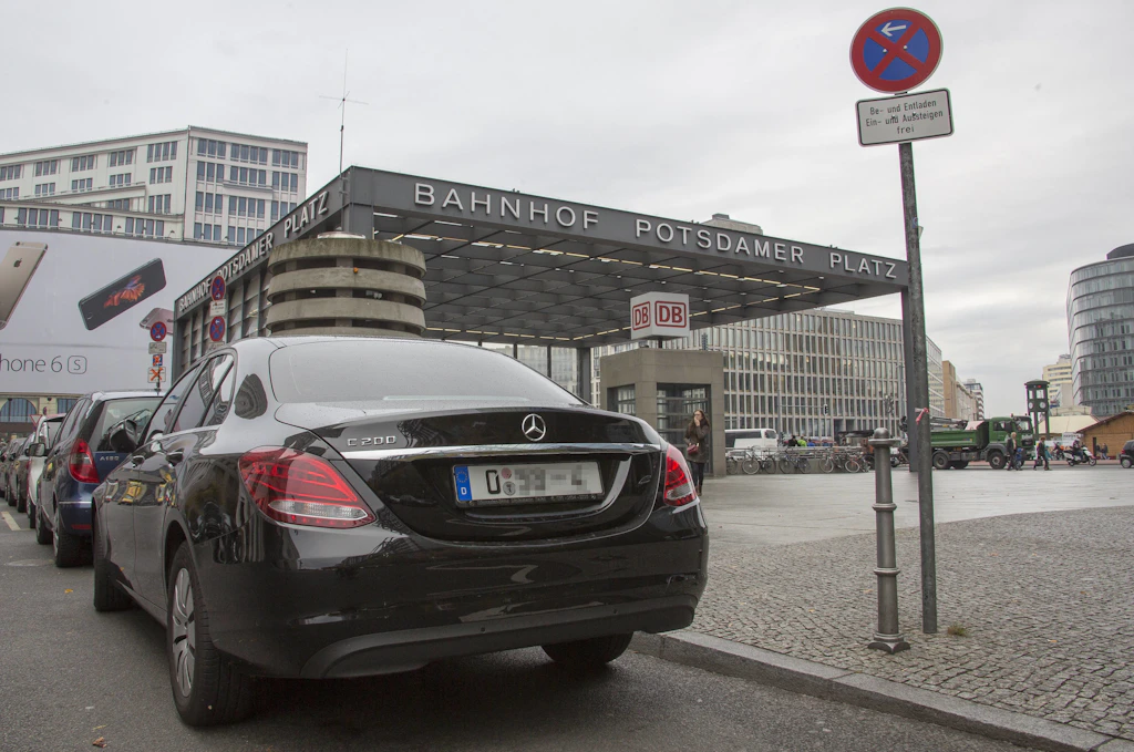 Fast 10.000 Verkehrsverstöße von Diplomaten in Berlin