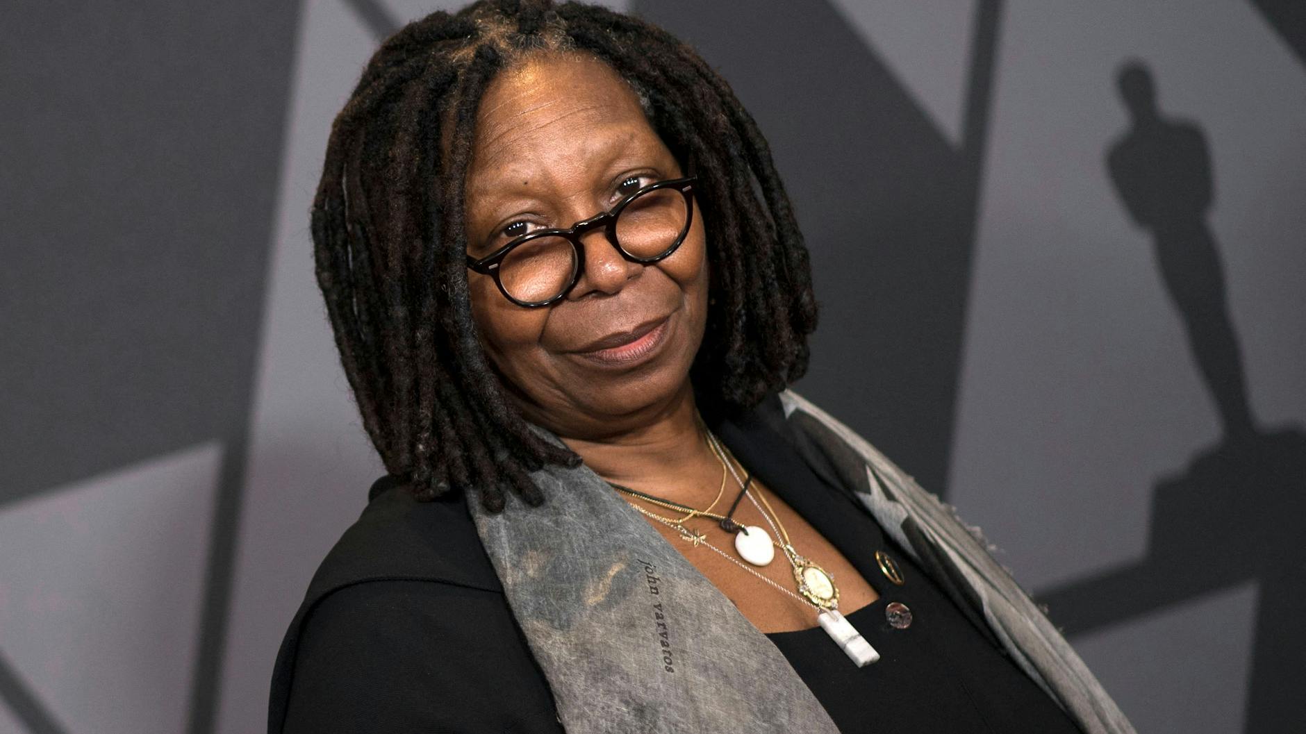 Nach Äußerungen über den Holocaust wurde Moderatorin Whoopi Goldberg vorübergehend von ihrer Show suspendiert.
