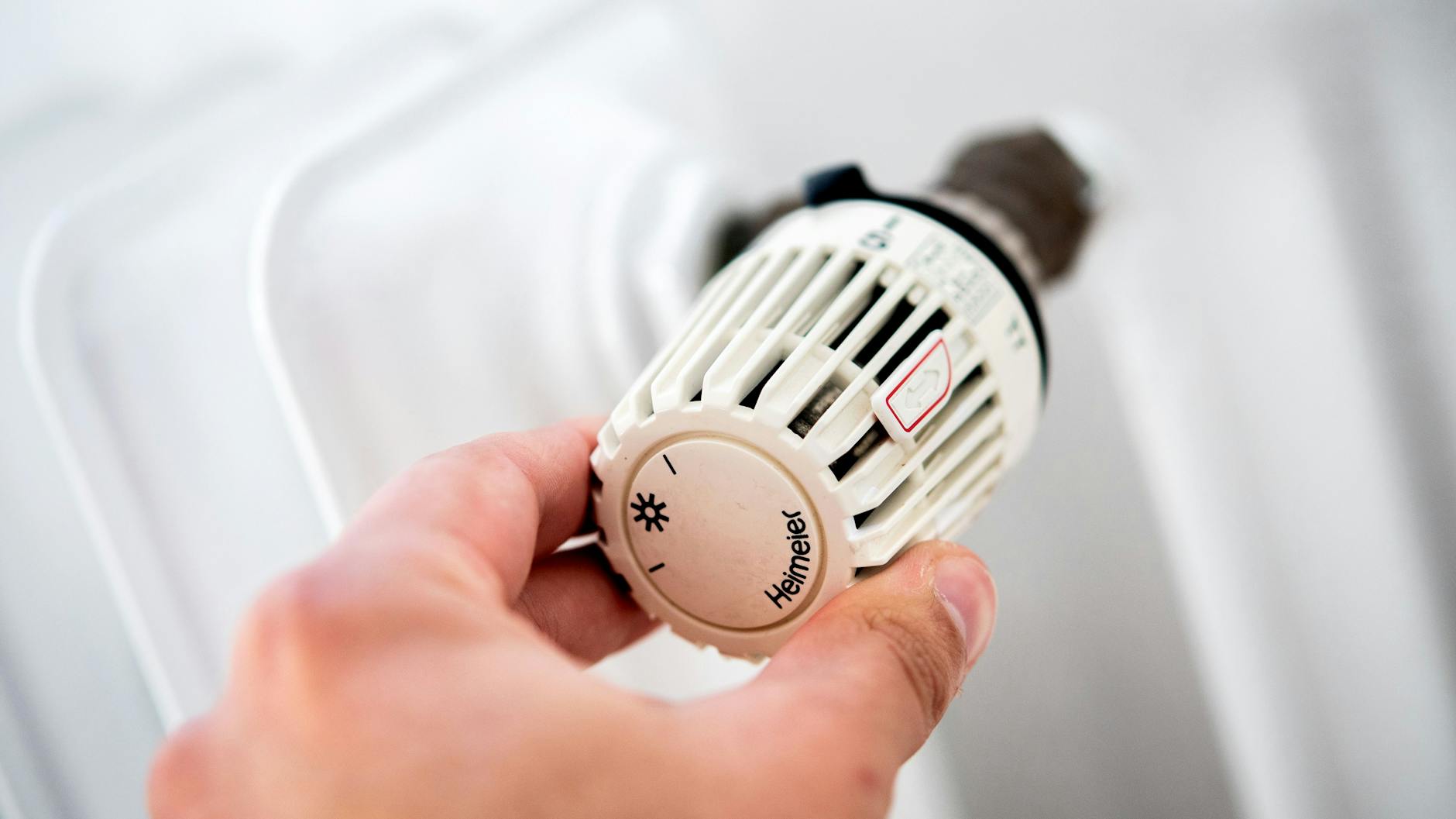 Die Heizkosten explodieren. Viele Verbraucher fürchten hohe Nachzahlungen (Symbolbild).