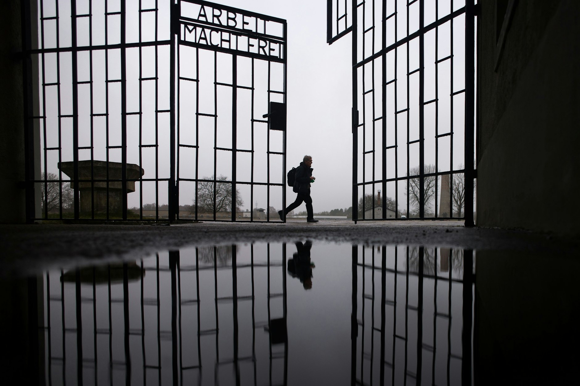 Das Eingangstor zur Gedenkstätte des Konzentrationslagers Sachsenhausen in Oranienburg.
