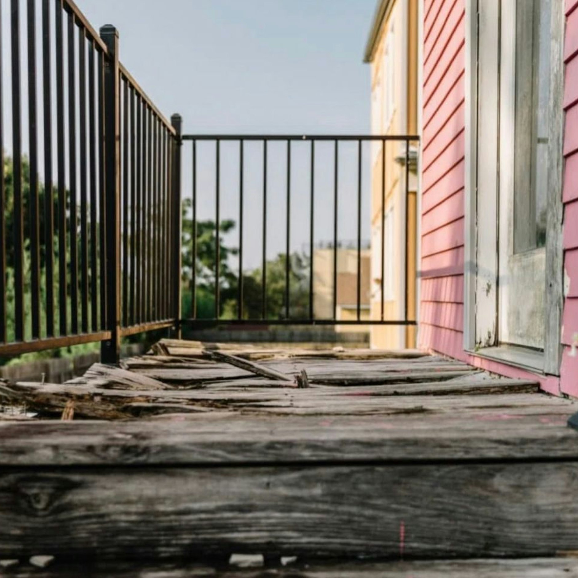 Die Holzdomizile halten dem Klima in Louisiana nicht stand.