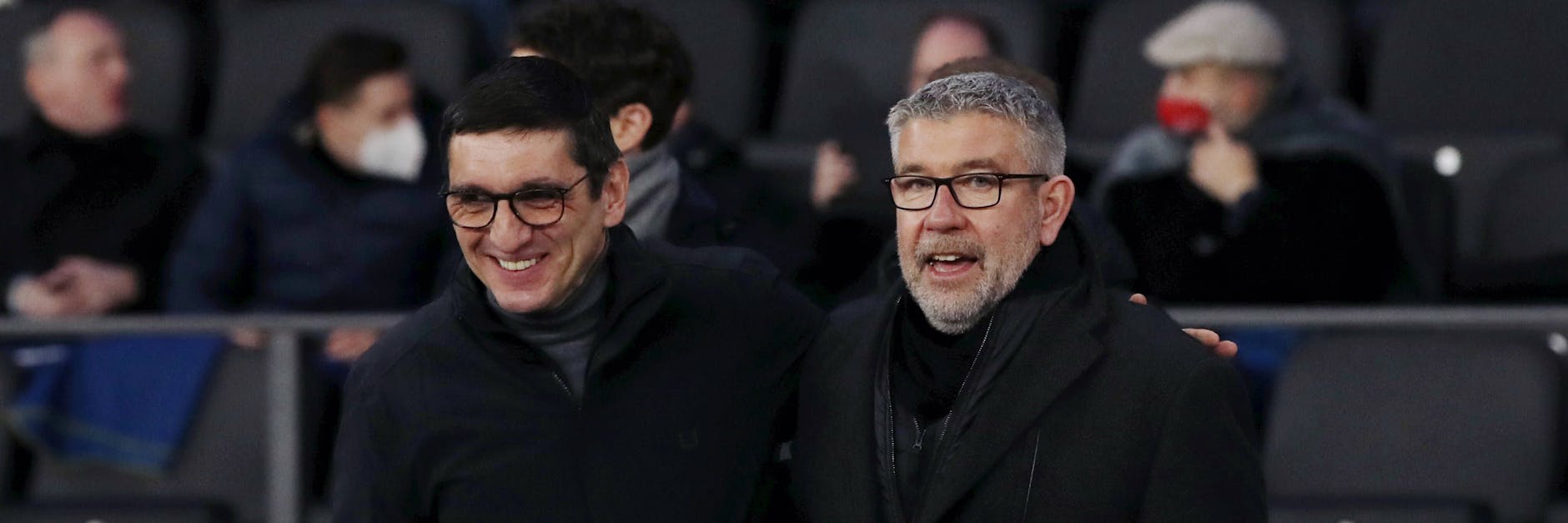 Wie der Wind und das Meer: Hertha-Trainer Tayfun Korkut und Unions Chefcoach Urs Fischer schätzen sich.