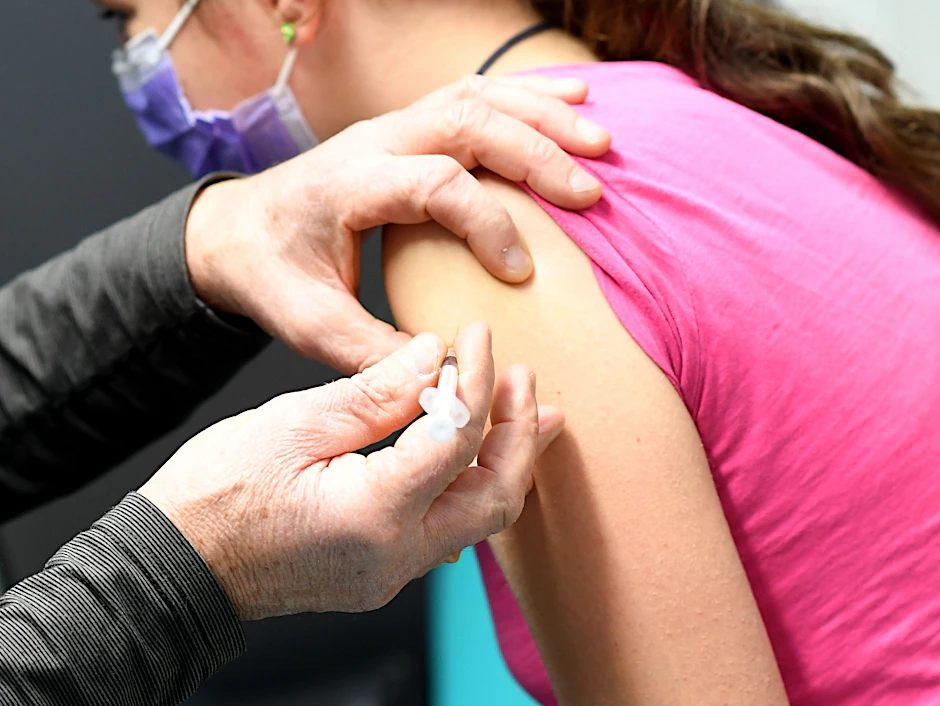 Endlich wurde auch gesunden Kindern im Alter zwischen 5 und 11 Jahren die Impfung gegen das Coronavirus empfohlen.