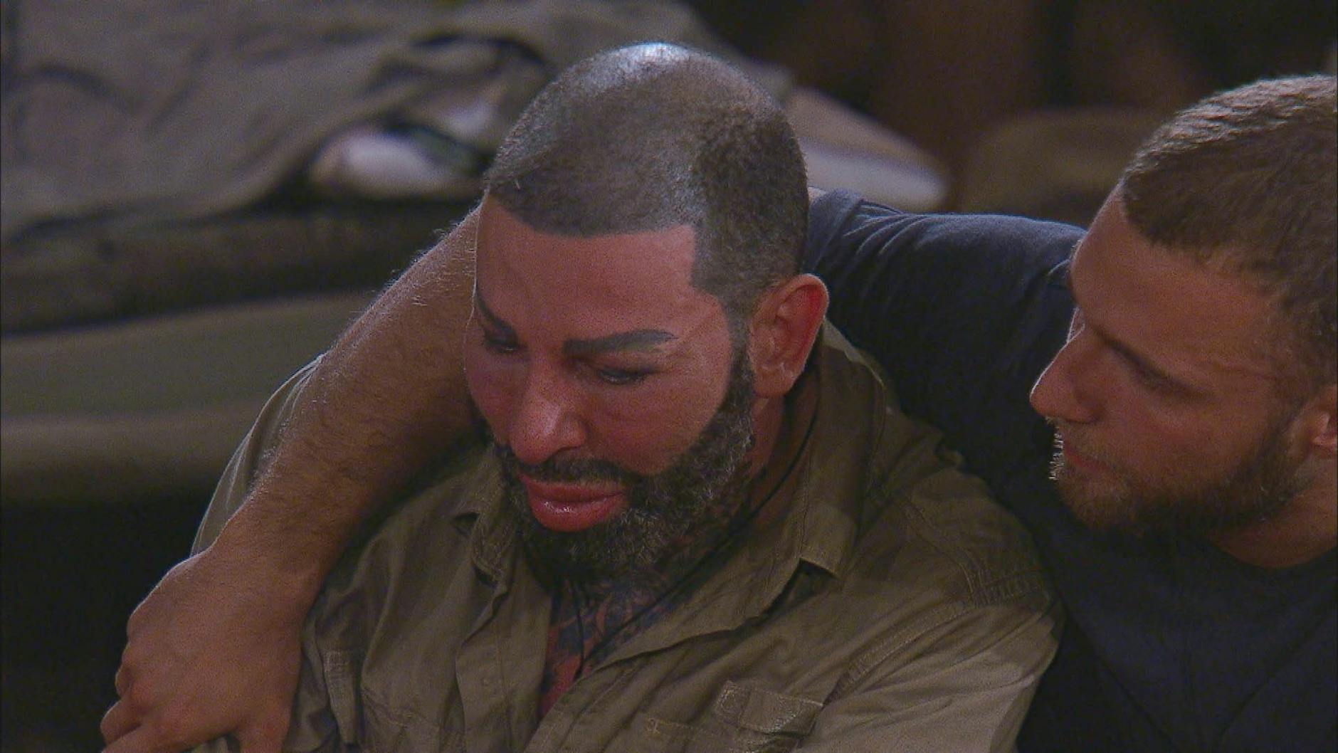 Harald Glööckler kann die Tränen nicht zurückhalten.