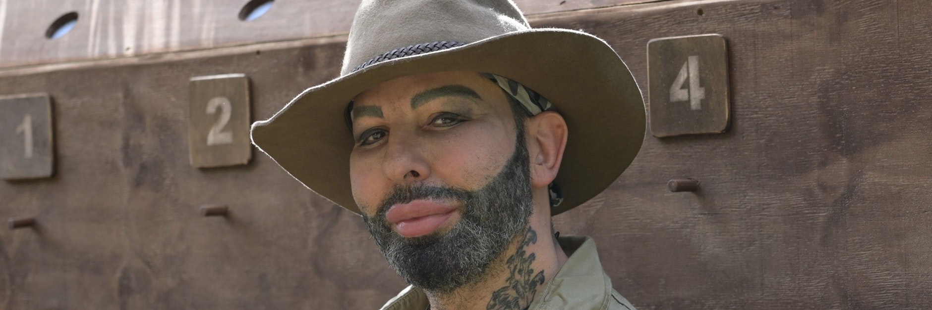 Harald Glööckler verrät im Dschungelcamp, was an ihm echt und was gemacht ist.