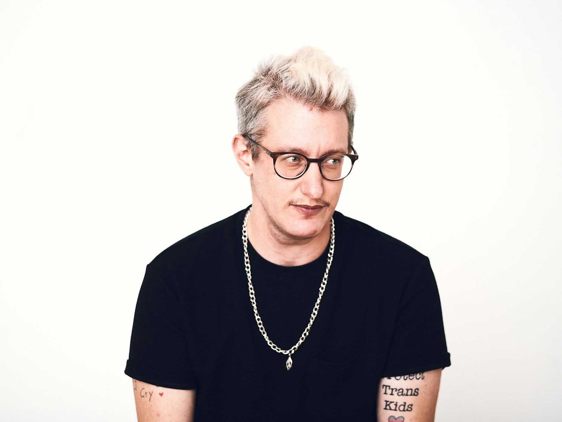 Der Autor und Buchhändler Linus Giese