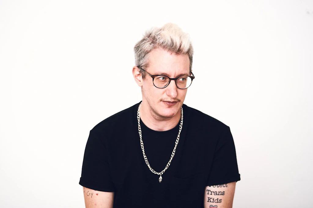 „Warum ich Trans-Debatten, die anderen das Menschsein aberkennen, leid bin“