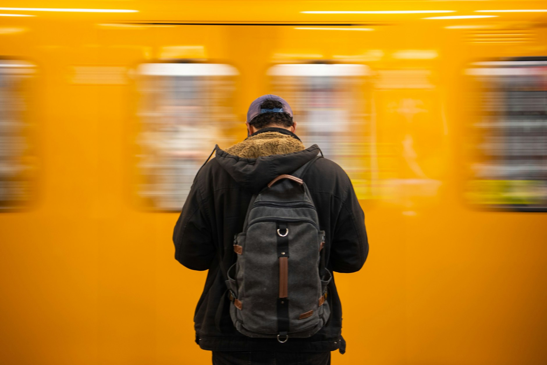 Ist der Akku geladen? Wer das neue Flexticket des Verkehrsverbunds VBB in der Digitalversion kauft, braucht ein funktionierendes Mobiltelefon.