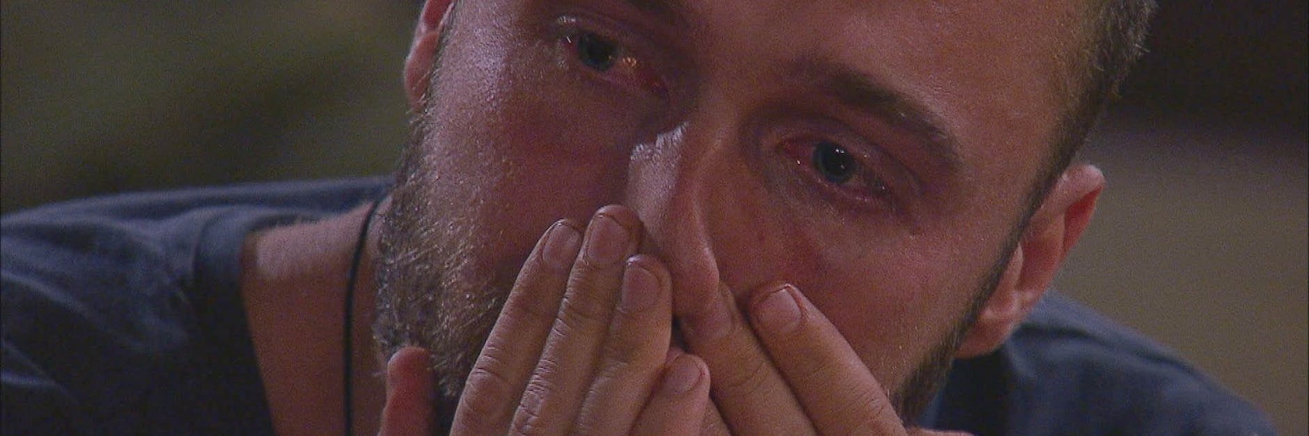 Ergriffen: Tränen bei Filip im Dschungelcamp.