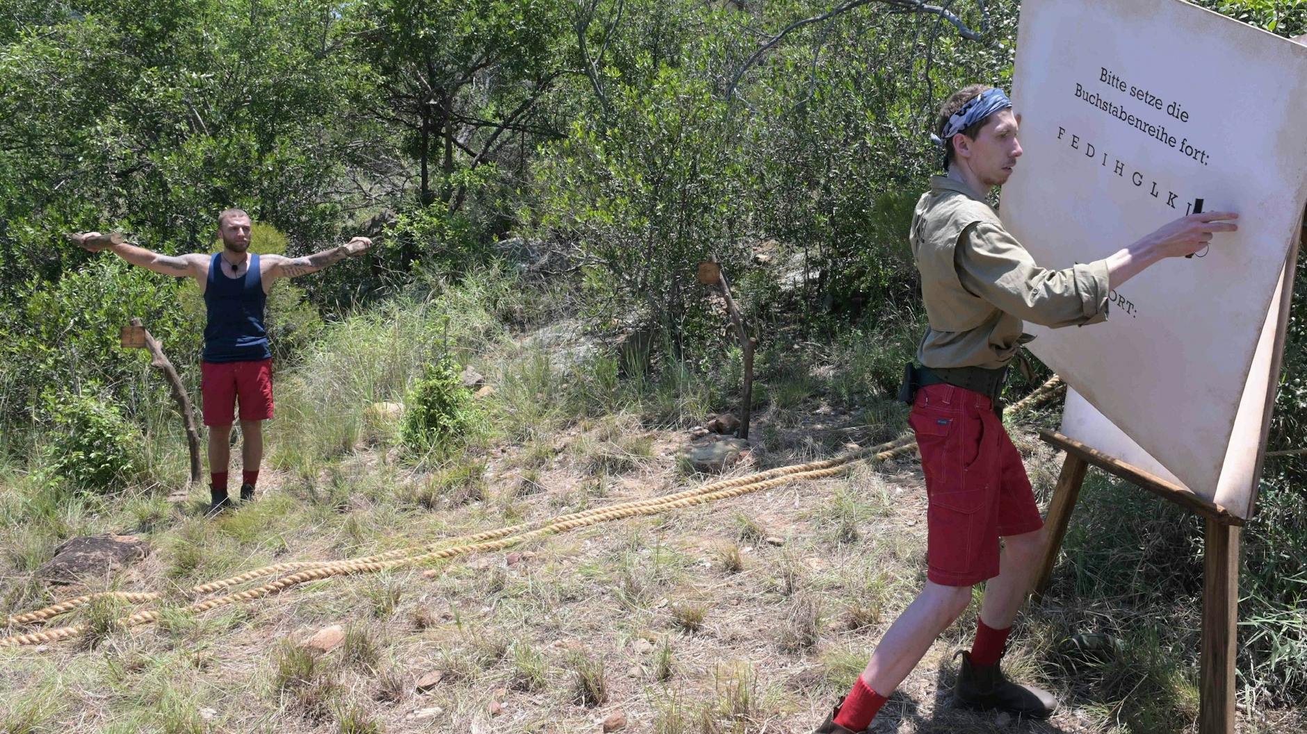 Filip Pavlovic und Manuel Manuel Flickinger sind bei der Schatzsuche erfolgreich.