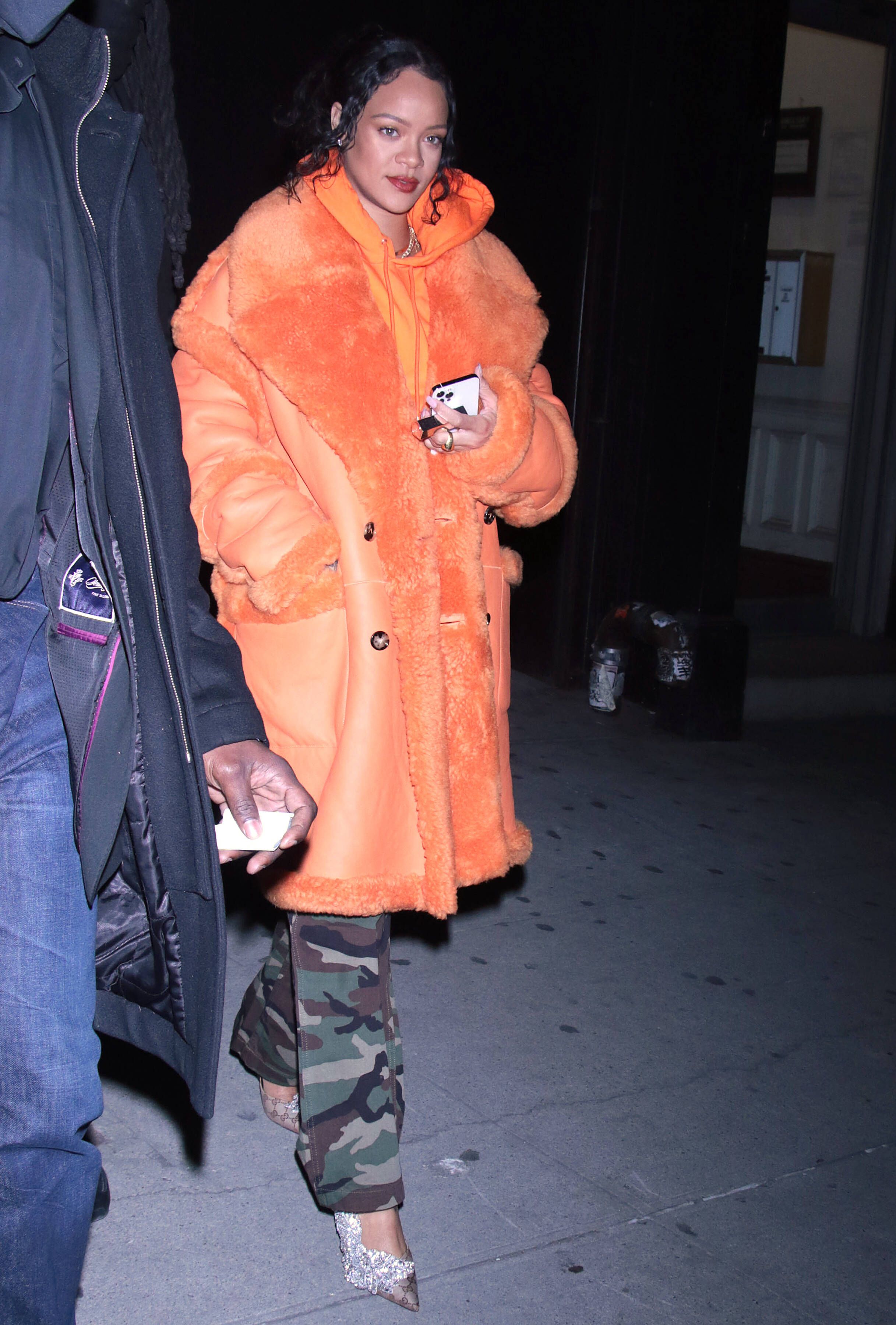 „Mama Ri!“ – Rihanna postet Babybauch-Bilder