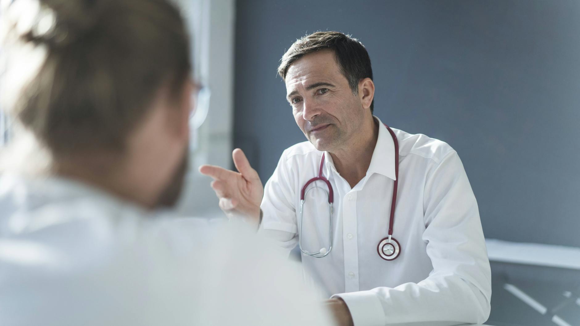 Eine Krebs-Diagnose ist schlimm. Umso wichtiger, dass ein Arzt alles genau erklärt (Symbolbild).