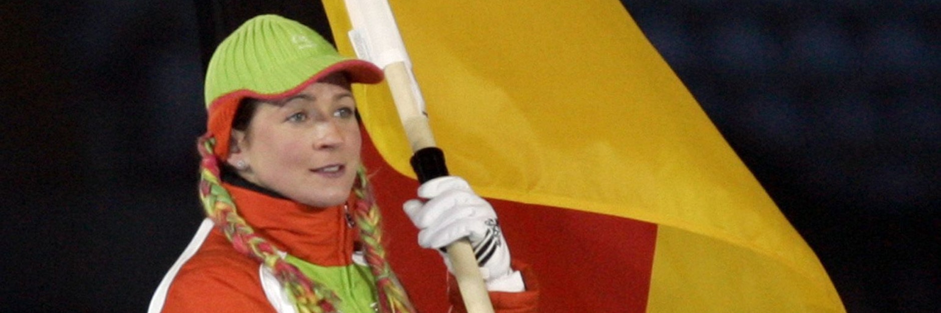 Vor 16 Jahren durfte Eisschnellläuferin Claudia Pechstein schon mal bei der Abschlussfeier der Olympischen Winterspiele die deutsche Fahne in das Stadio Olimpico in Turin tragen. Jetzt ist die Eröffnungsfeier dran.