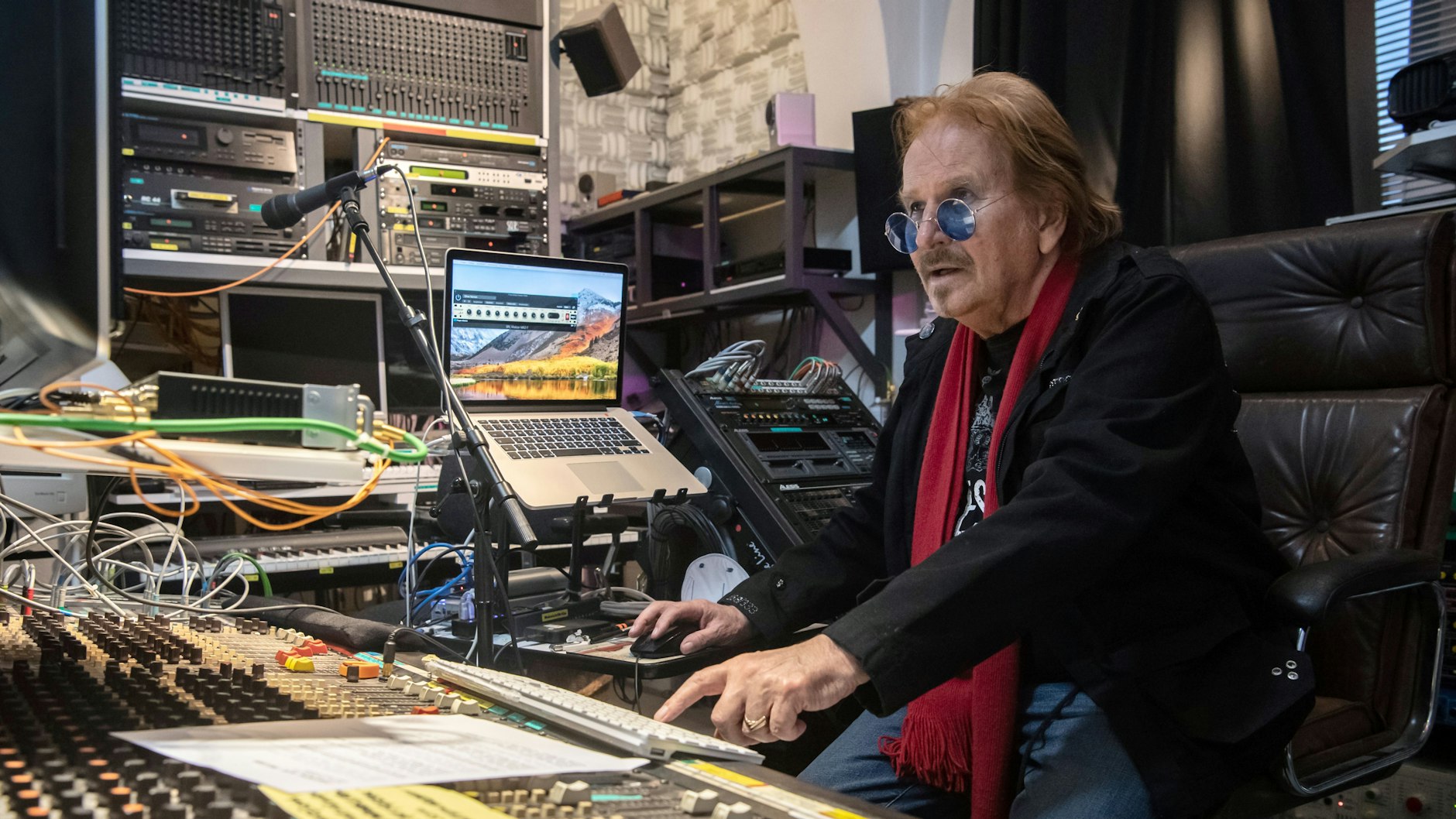 Sänger Frank Zander in seinem Charlottenburger Tonstudio