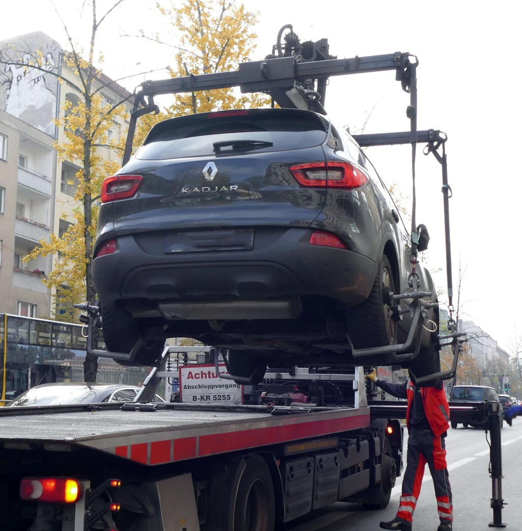 Spitze im Abschleppen: Warum in Berlin-Mitte so viele Autos umgesetzt werden
