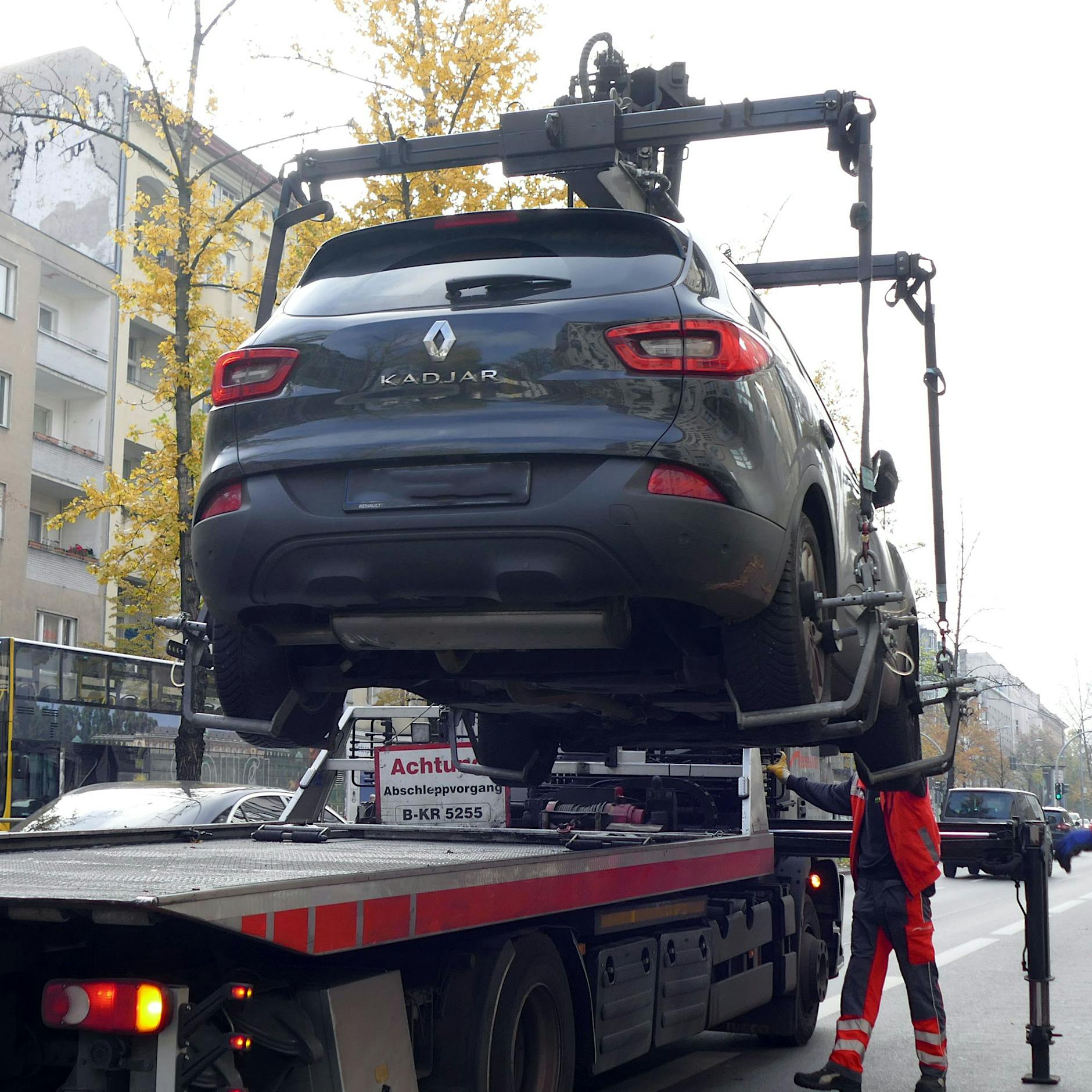 Spitze im Abschleppen: Warum in Berlin-Mitte so viele Autos umgesetzt werden