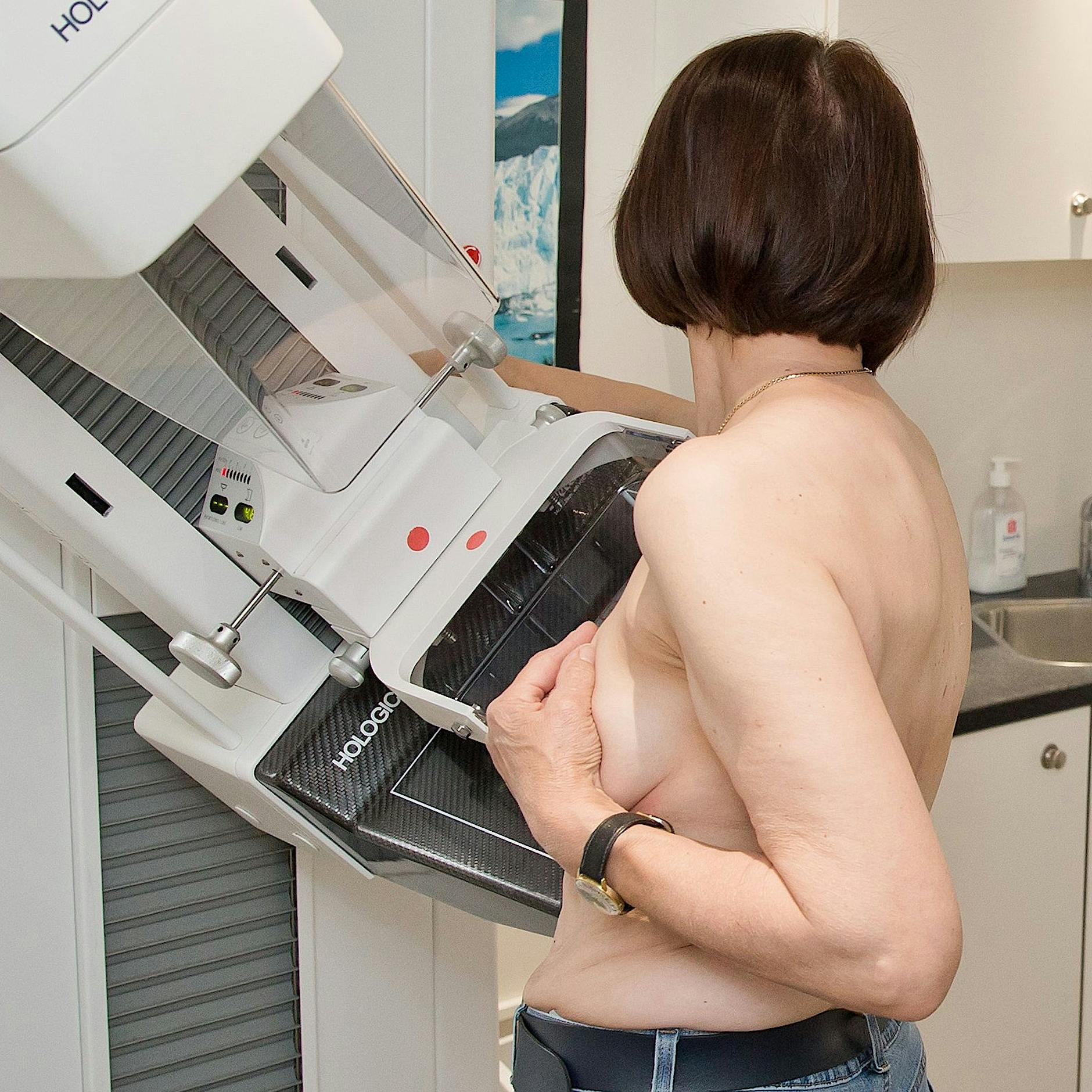 Weniger Chemotherapie: Wie moderne Medizin mehr Brustkrebs-Patientinnen rettet