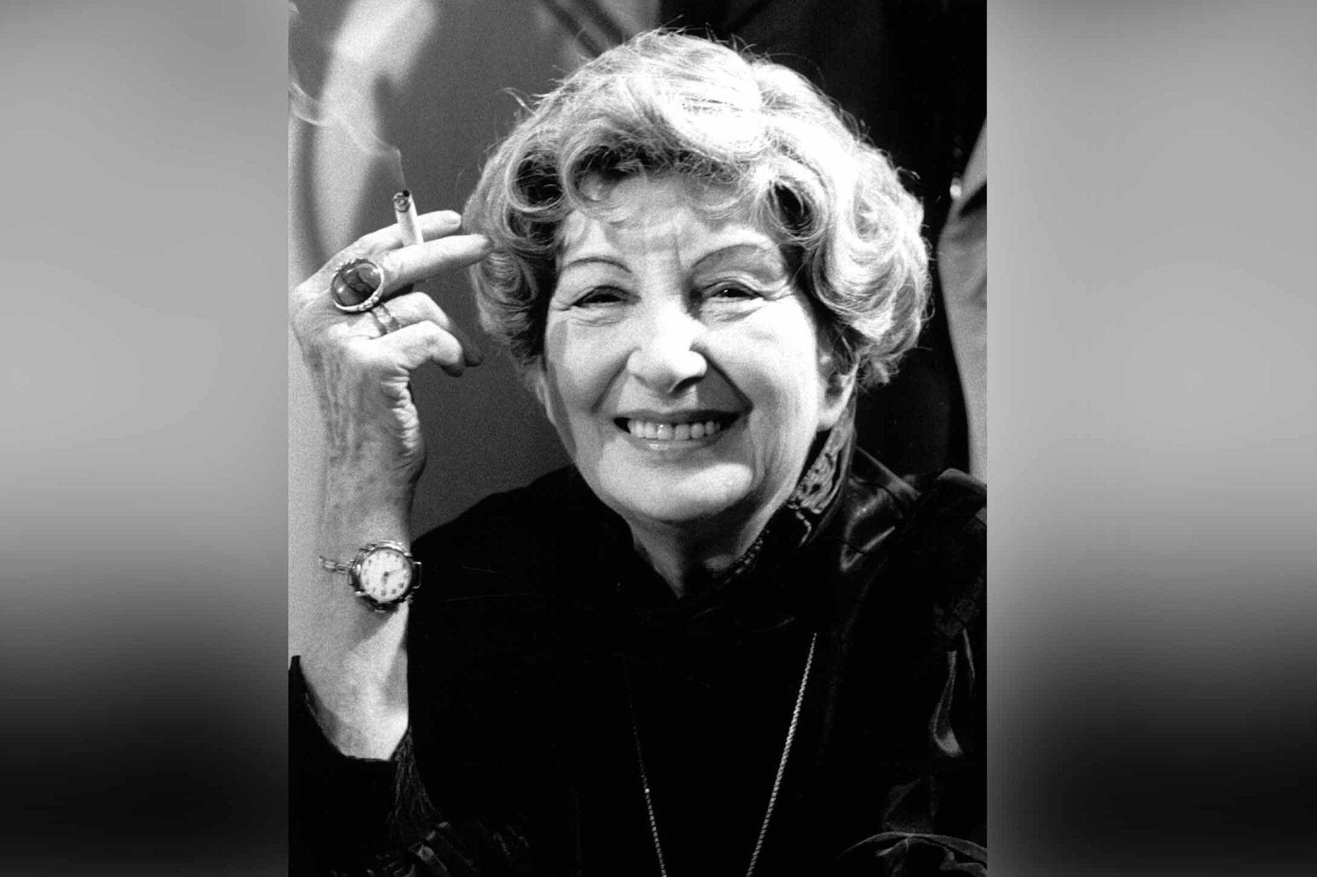 Die Schriftstellerin Irmgard Keun, aufgenommen am 27.3.1981 bei den Dreharbeiten zur Verfilmung ihres Romans „Nach Mitternacht“ in Berlin.