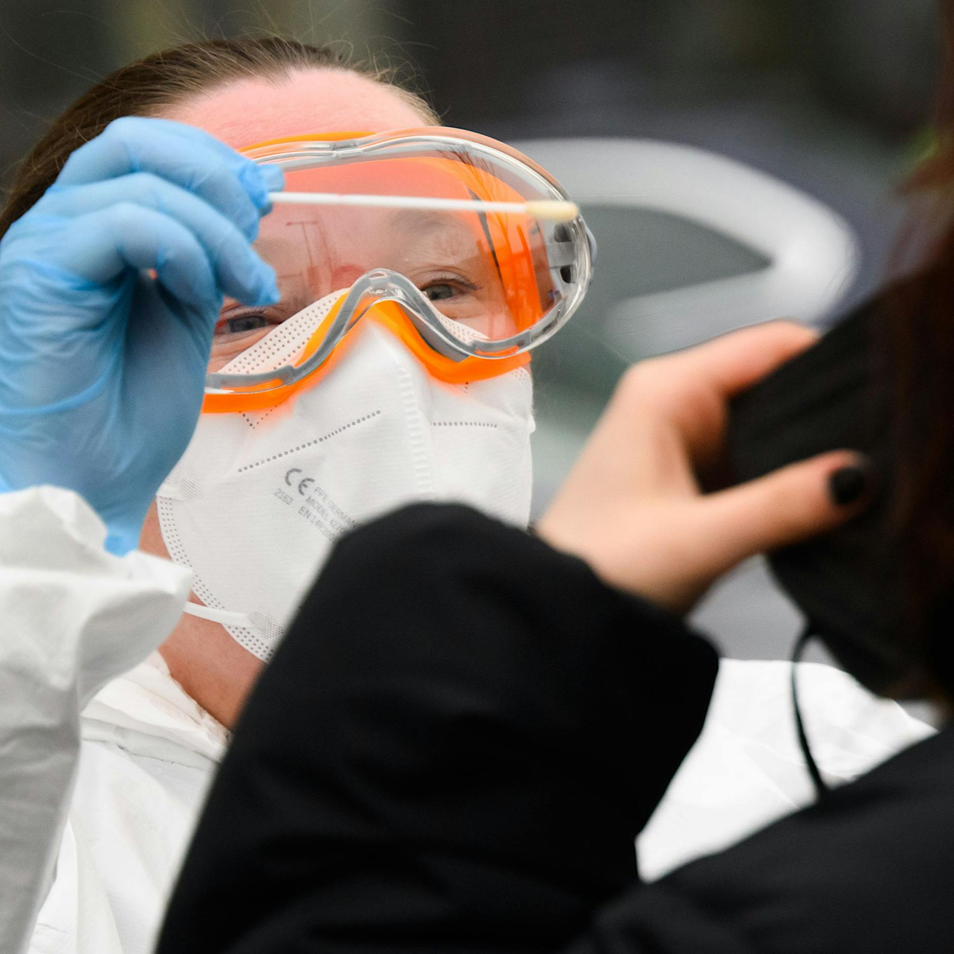 Intensivmediziner warnen vor „Achterbahnfahrt“ bei Infektionszahlen