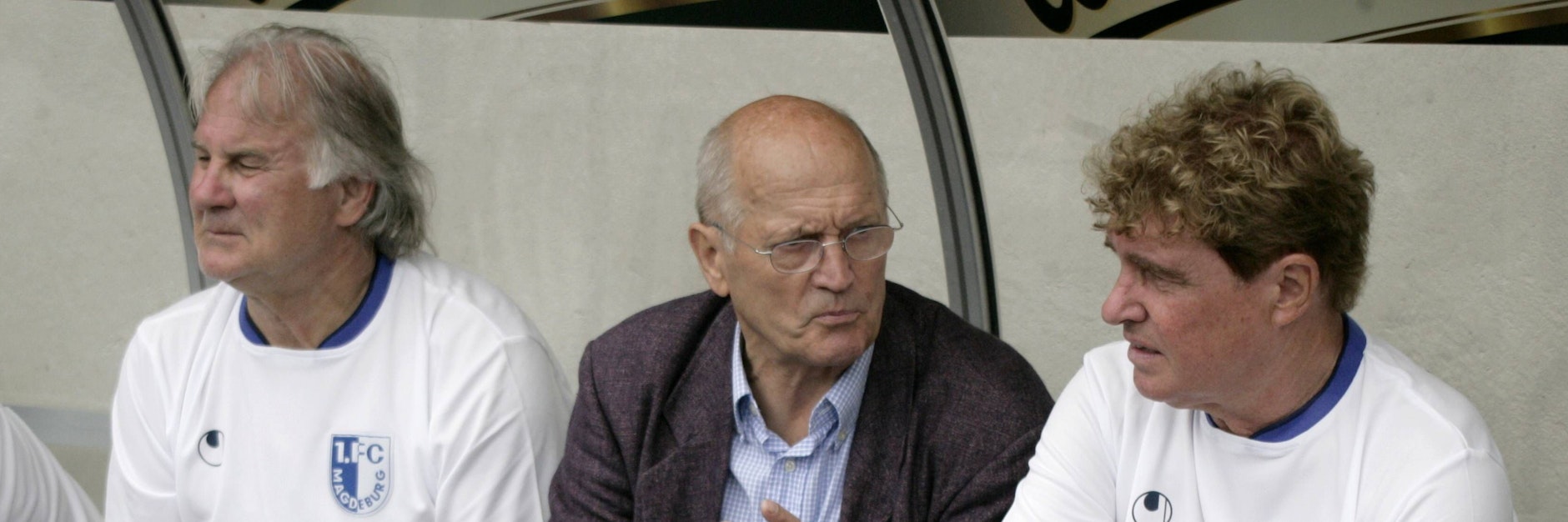 Legenden unter sich: Otto Fräßdorf mit Peter Ducke (l.) und Frank Schöbel.