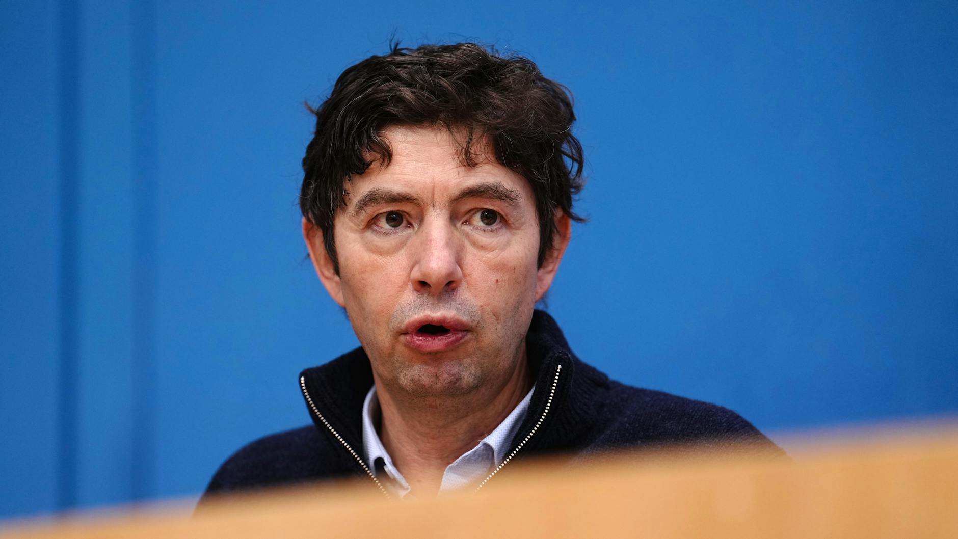 Der Virologe Christian Drosten wehrt sich heftig gegen die Vertuschungsvorwürfe.