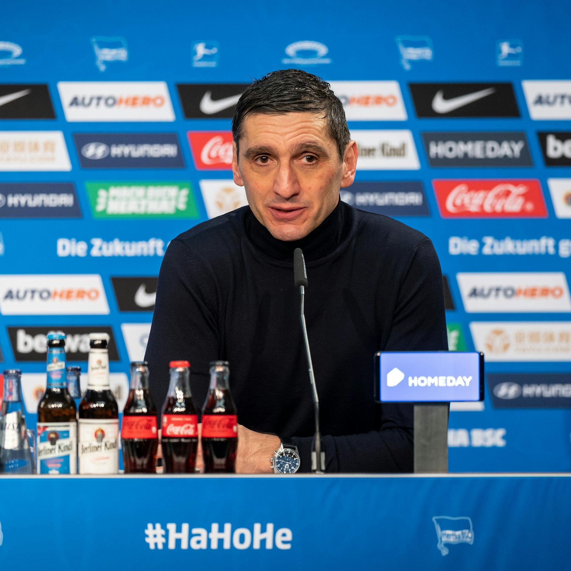 Trainer Tayfun Korkut wartet seit fünf Pflichtspielen auf einen Sieg.