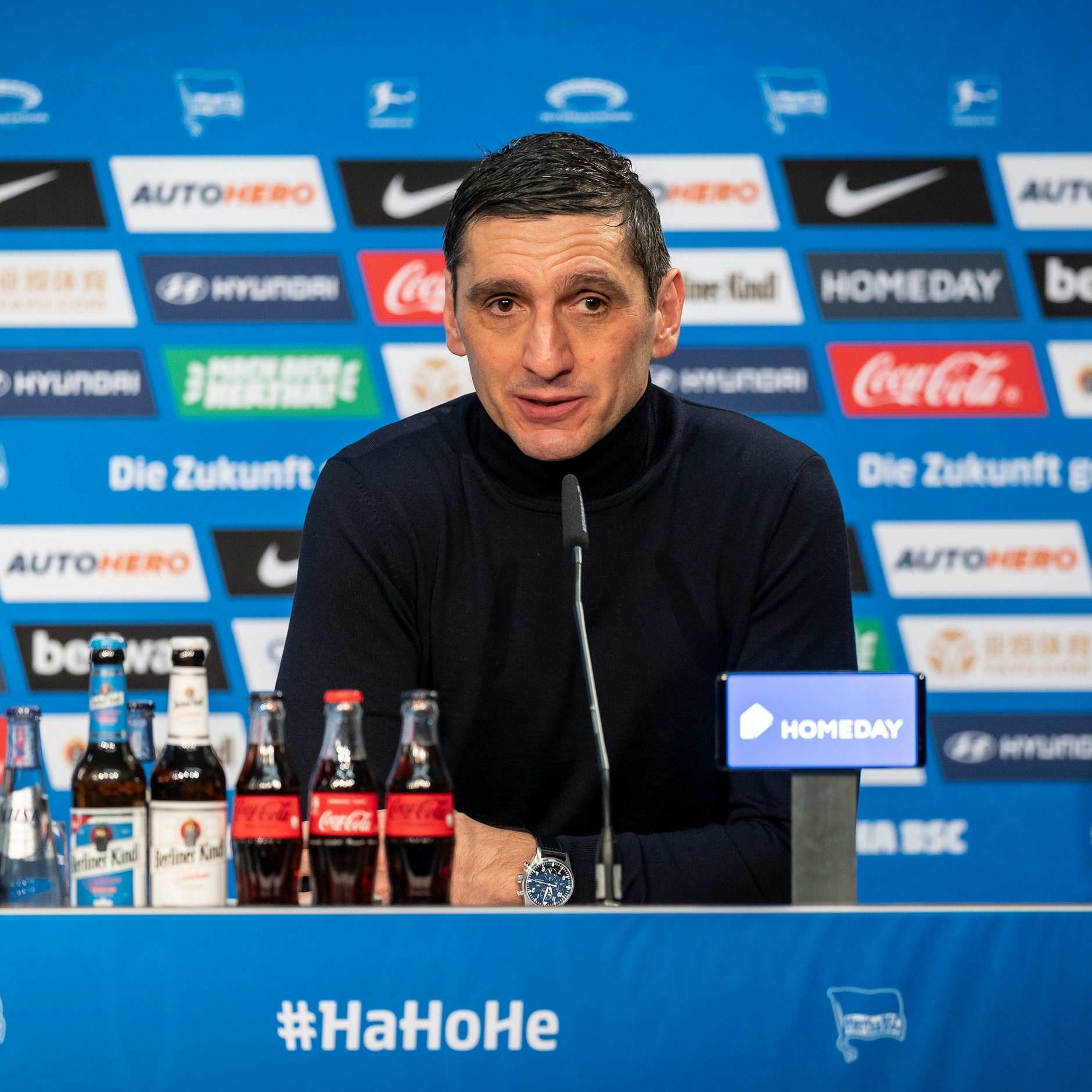 Trainer Tayfun Korkut wartet seit fünf Pflichtspielen auf einen Sieg.