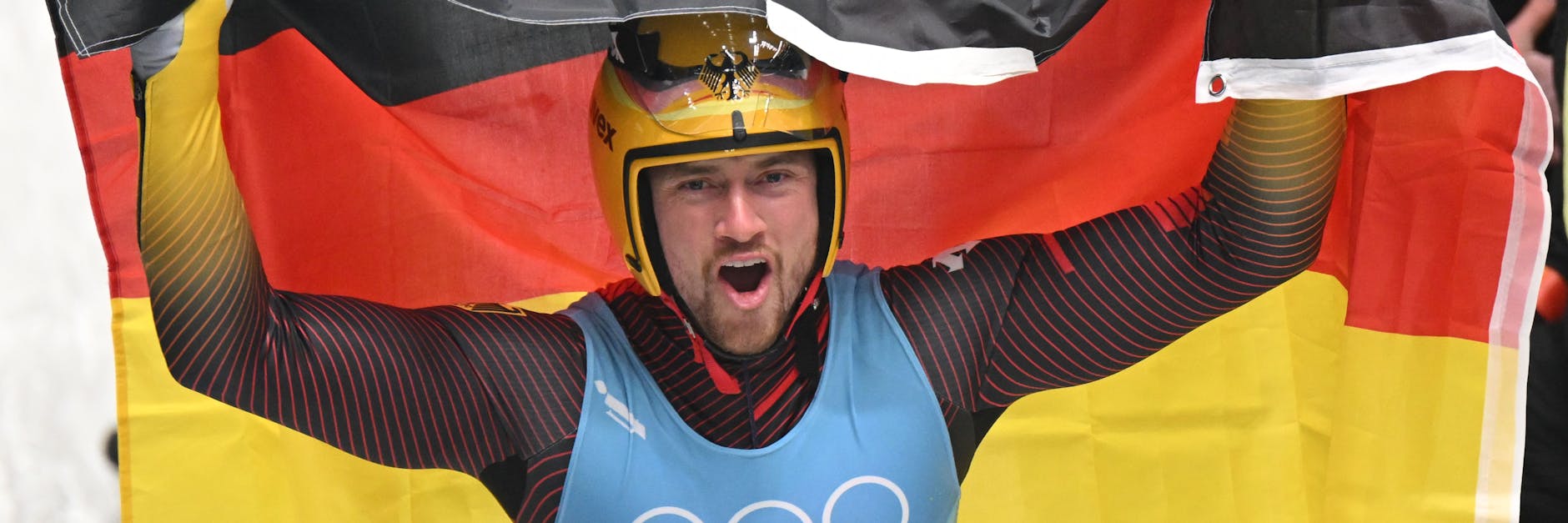 Rennrodler Johannes Ludwig hat die Nerven behalten und mit vier souveränen Läufen die erste deutsche Goldmedaille bei den Olympischen Spielen von Peking gewonnen.