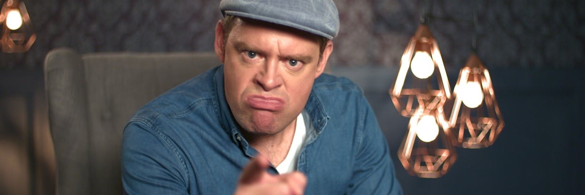 Max Giermann, bekannt für seine grandiosen Parodien, soll „Frei Schnauze“ moderieren. Zuletzt war er in der Amazon-Show „LOL“ zu sehen.