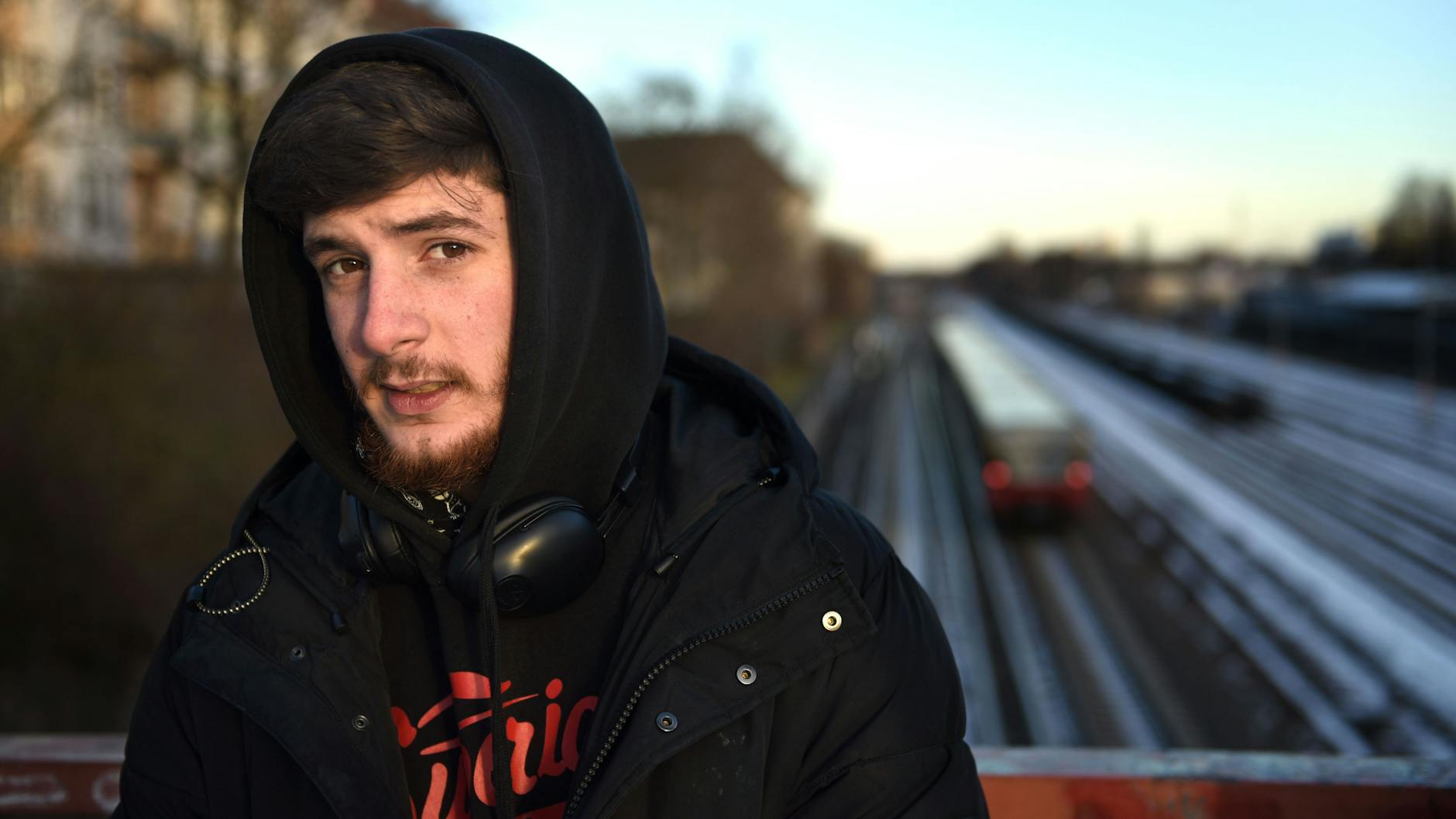 Unterwegs auf den Schienen dieser Stadt: K.L.A.U.S. ist der Berliner S-Bahn-Rapper.