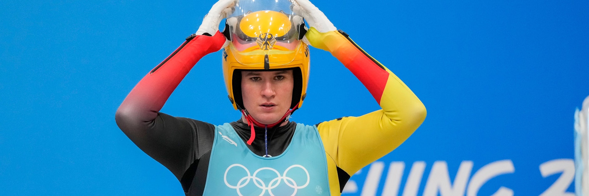 Rodlerin Natalie Geisenberger will ihren Olympiasieg von 2018 auch in Peking verteidigen, führt in China nach den ersten beiden Durchgängen.