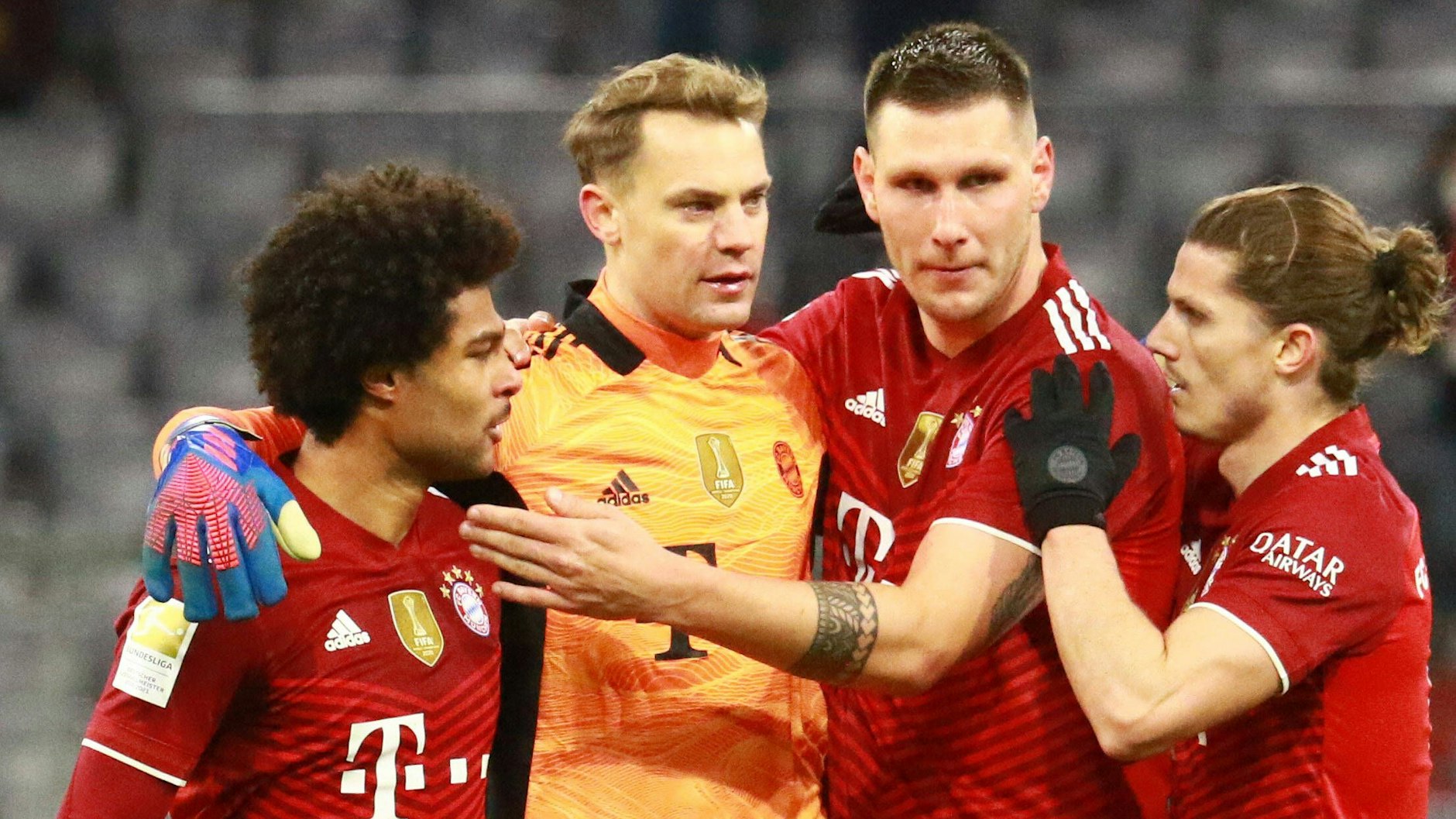 Serge Gnabry, Manuel Neuer, Niklas Süle und Marcel Sabitzer sind mit sich zufrieden. Hinter den Kulissen kracht es dafür beim FC Bayern.
