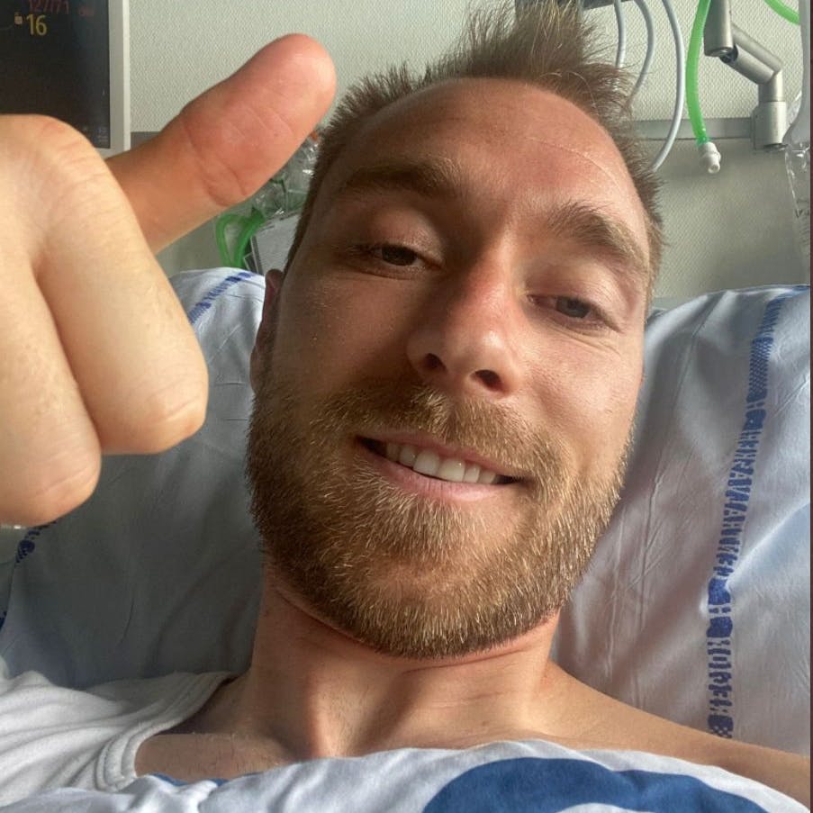 So grüßte Christian Eriksen nach seiner OP die Fans auf der ganzen Welt.
