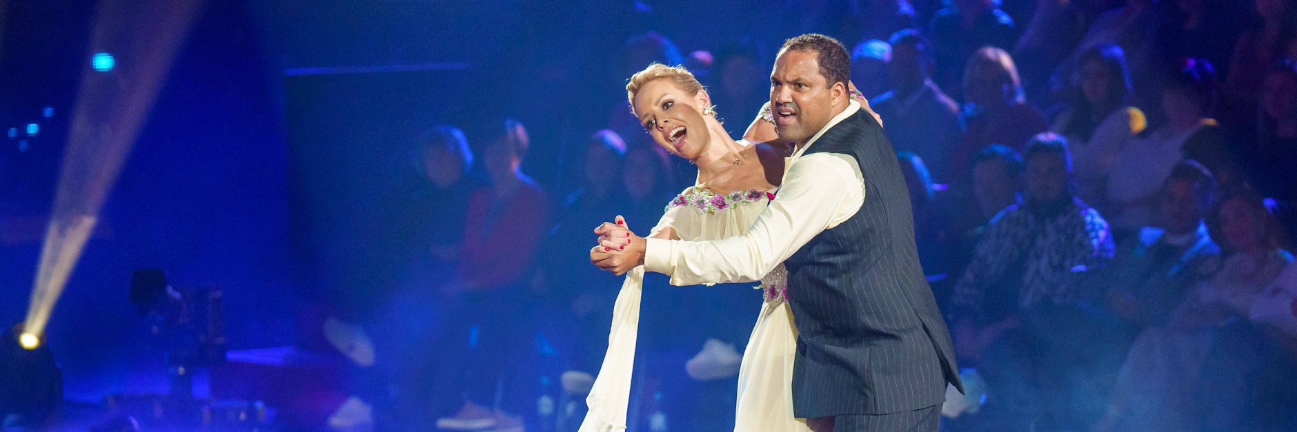 Einfach nur tanzen? Von wegen! „Let’s Dance“-Urgestein Isabel Edvardsson verrät, was die eigentliche Herausforderung der Profis ist.