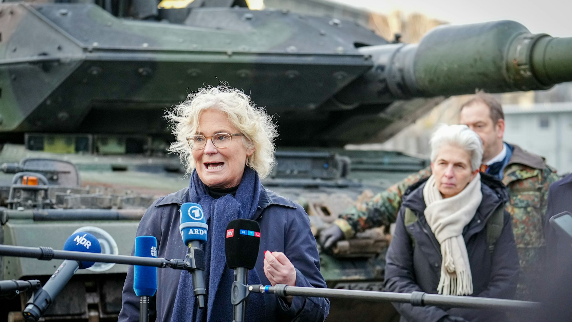 Christine Lambrecht (SPD), Bundesministerin der Verteidigung, soll falsche Waffen an die Ukraine geliefert haben.