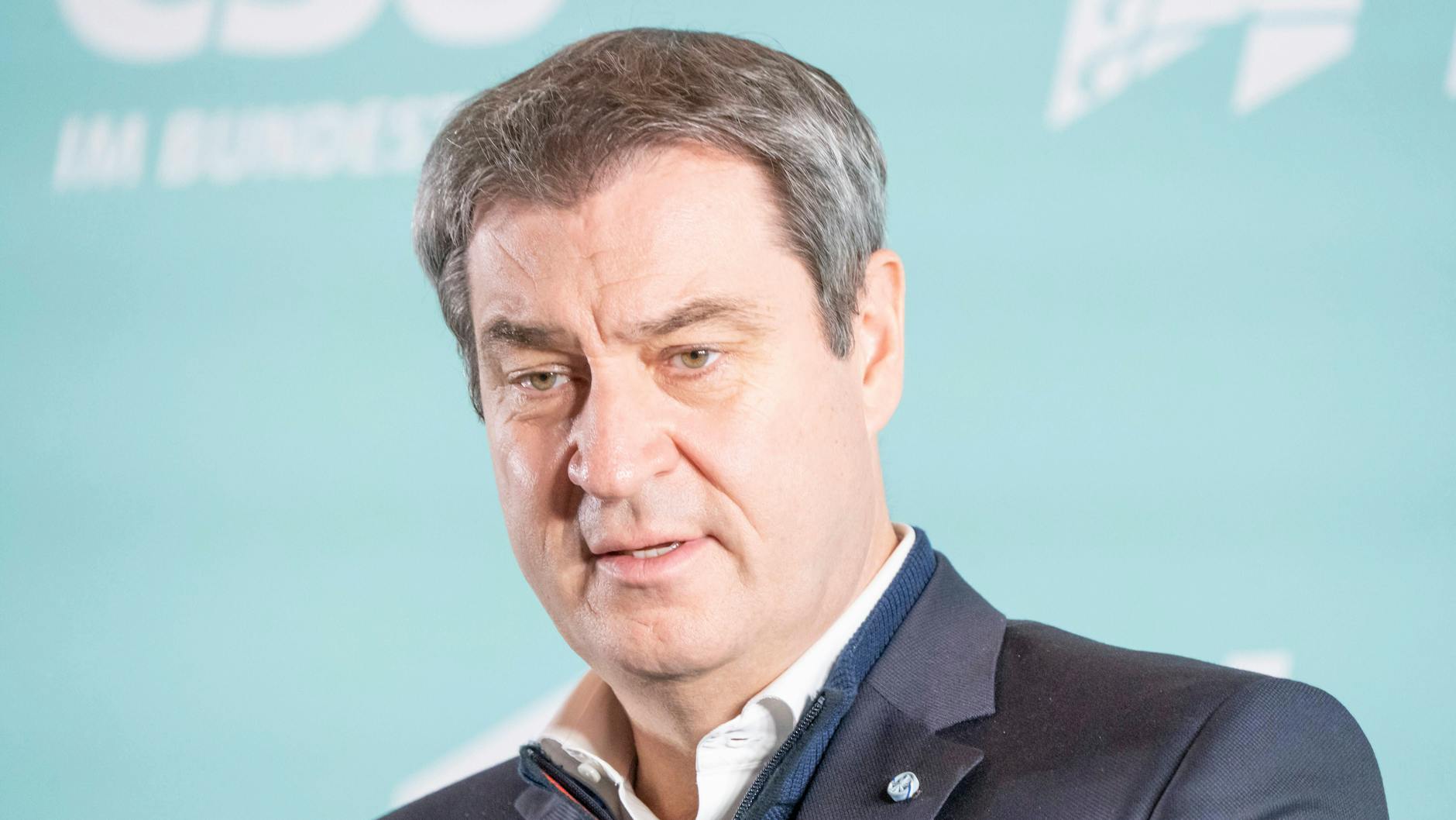 Markus Söder, Ministerpräsident von Bayern, hat angekündigt, die einrichtungsbezogene Impfpflicht auszusetzen.